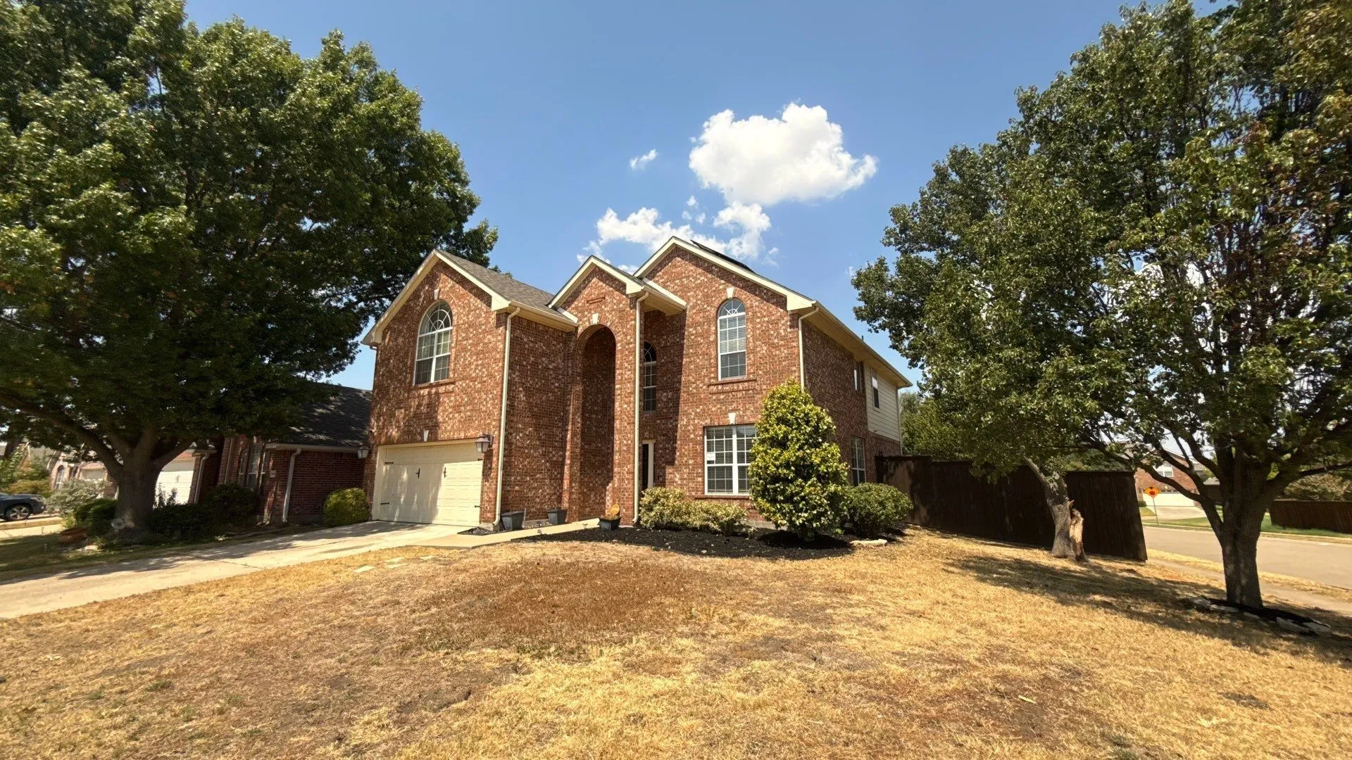 Single Family Residence For Sale in Collin County , 9300 Bedford Lane, Mc Kinney, Texas 75071, 5 Bedroom, 3 Bathroom, 2 Garage spaces, 3,138 Sqft, built in 2000, mls#21374108, Real Estate Agent in Mc Kinney, Homes For Sale in Collin county, Homes For Sale in Mc Kinney, Realtor in Mc Kinney Texas, Real Estate Brokerage Independent Realty Texas, Luminita Cordes Realtor