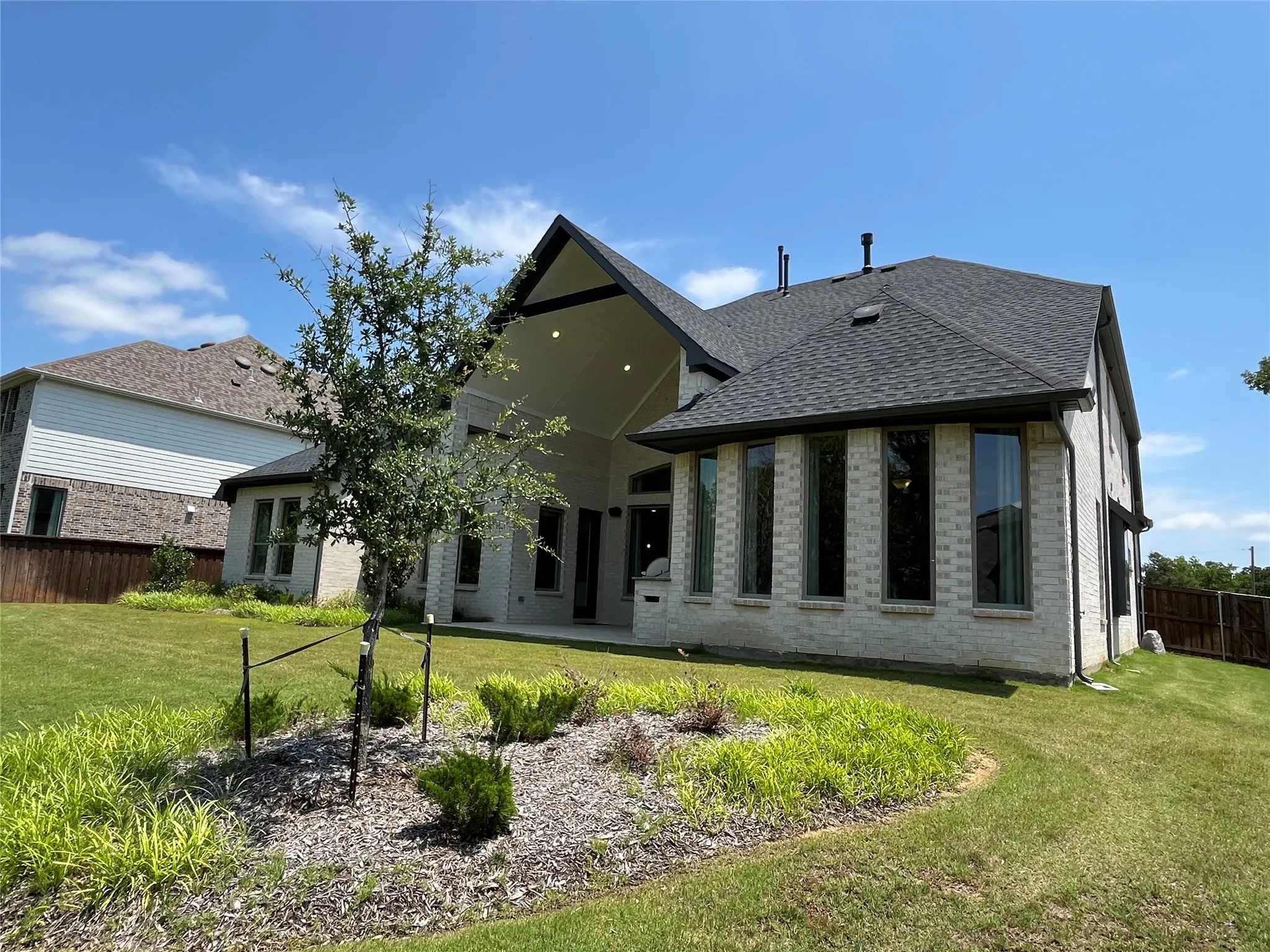 Single Family Residence For Sale in Tarrant County , 2403 Royal Dove Lane, Mansfield, Texas 76063, 5 Bedroom, 5 Bathroom, 2 Garage spaces, 4,243 Sqft, built in 2021, mls#21375756, Real Estate Agent in Mansfield, Homes For Sale in Tarrant county, Homes For Sale in Mansfield, Realtor in Mansfield Texas, Real Estate Brokerage Independent Realty Texas, Luminita Cordes Realtor