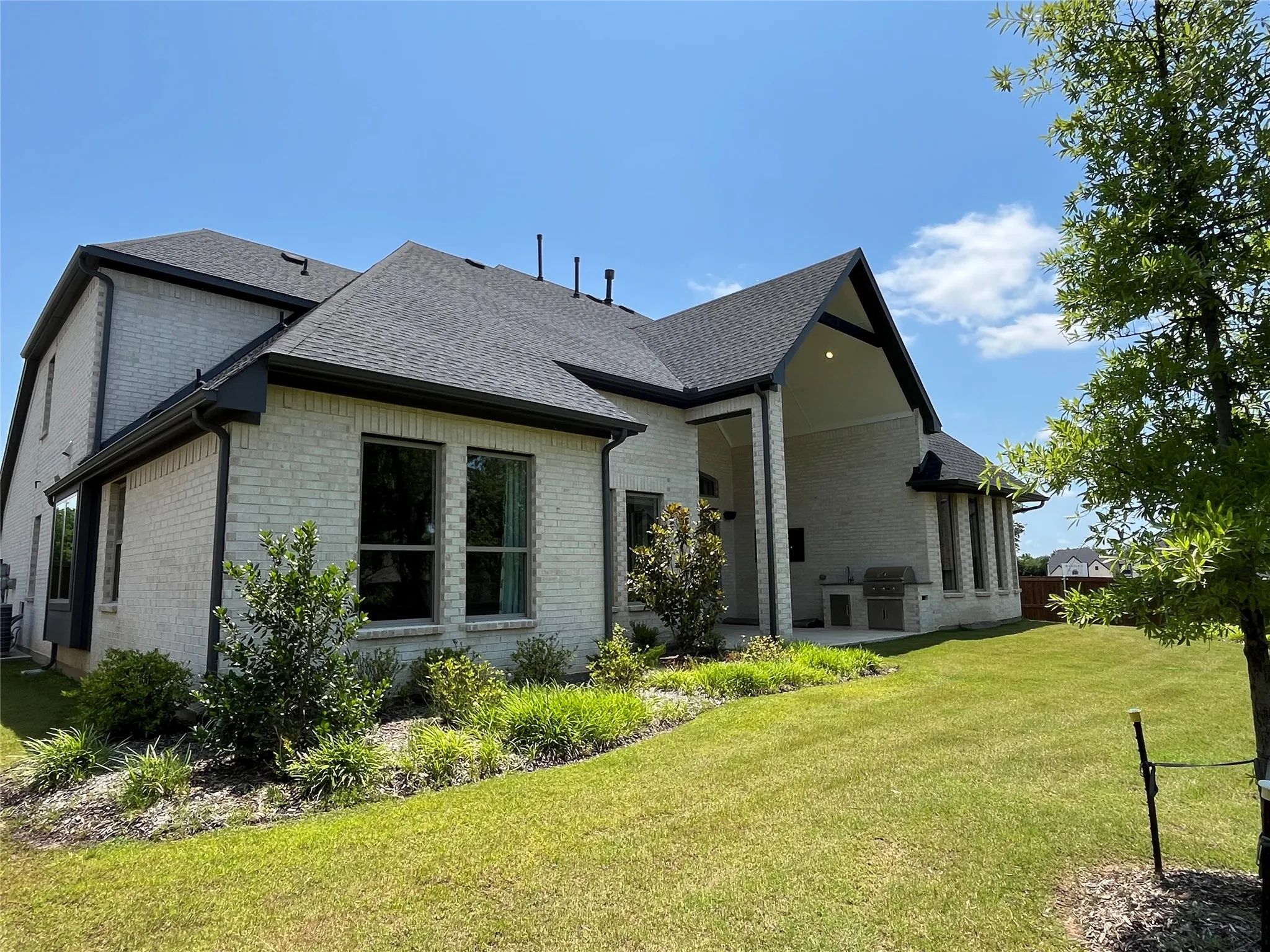 Single Family Residence For Sale in Tarrant County , 2403 Royal Dove Lane, Mansfield, Texas 76063, 5 Bedroom, 5 Bathroom, 2 Garage spaces, 4,243 Sqft, built in 2021, mls#21375756, Real Estate Agent in Mansfield, Homes For Sale in Tarrant county, Homes For Sale in Mansfield, Realtor in Mansfield Texas, Real Estate Brokerage Independent Realty Texas, Luminita Cordes Realtor