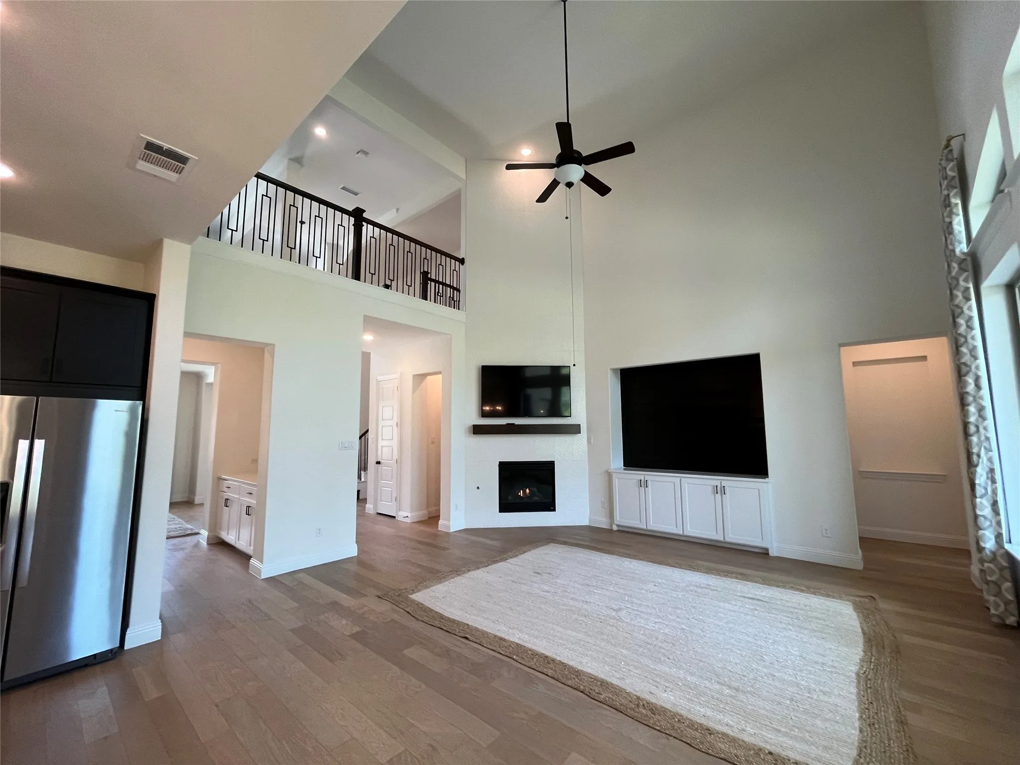 Single Family Residence For Sale in Tarrant County , 2403 Royal Dove Lane, Mansfield, Texas 76063, 5 Bedroom, 5 Bathroom, 2 Garage spaces, 4,243 Sqft, built in 2021, mls#21375756, Real Estate Agent in Mansfield, Homes For Sale in Tarrant county, Homes For Sale in Mansfield, Realtor in Mansfield Texas, Real Estate Brokerage Independent Realty Texas, Luminita Cordes Realtor