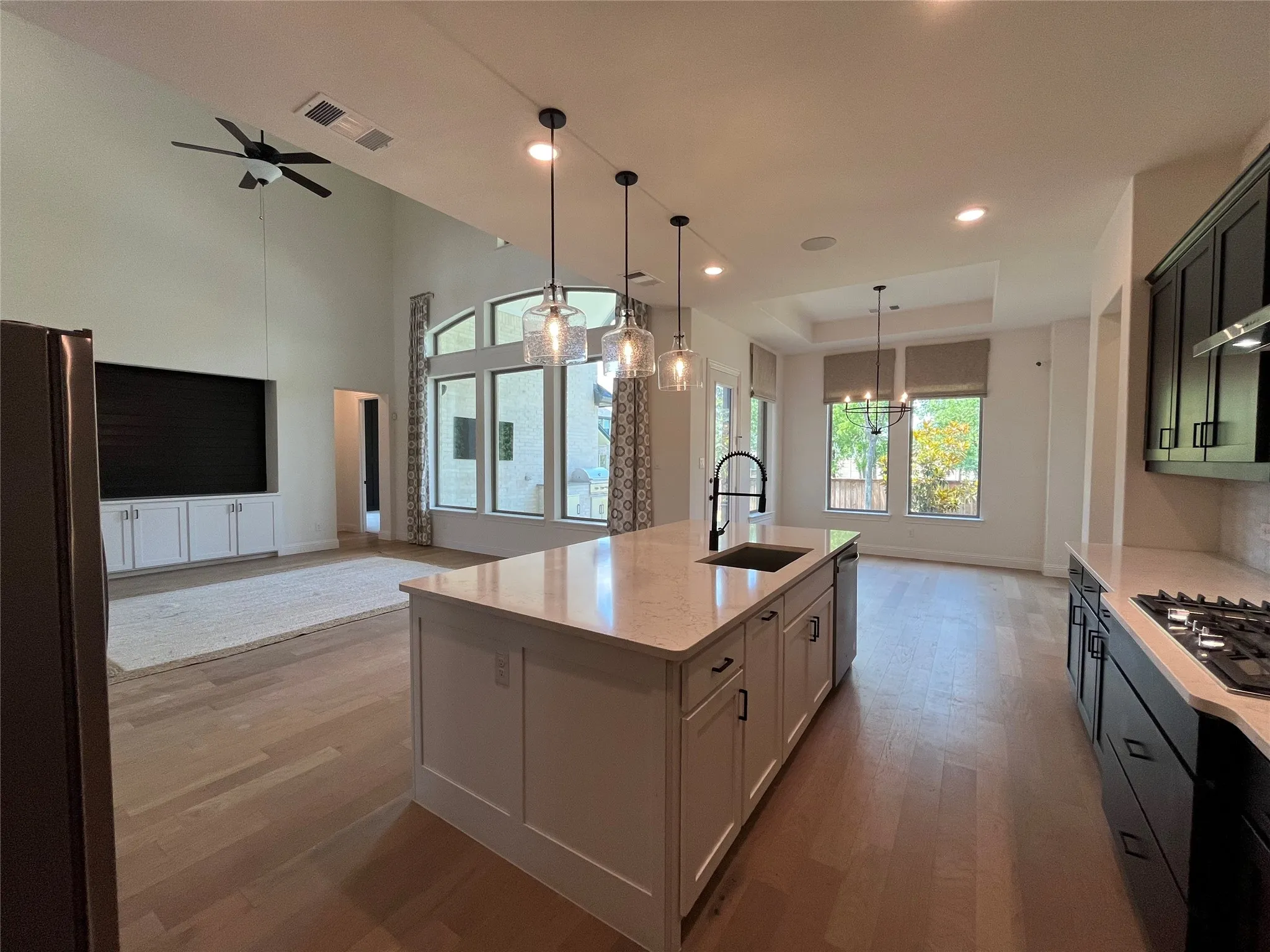 Single Family Residence For Sale in Tarrant County , 2403 Royal Dove Lane, Mansfield, Texas 76063, 5 Bedroom, 5 Bathroom, 2 Garage spaces, 4,243 Sqft, built in 2021, mls#21375756, Real Estate Agent in Mansfield, Homes For Sale in Tarrant county, Homes For Sale in Mansfield, Realtor in Mansfield Texas, Real Estate Brokerage Independent Realty Texas, Luminita Cordes Realtor