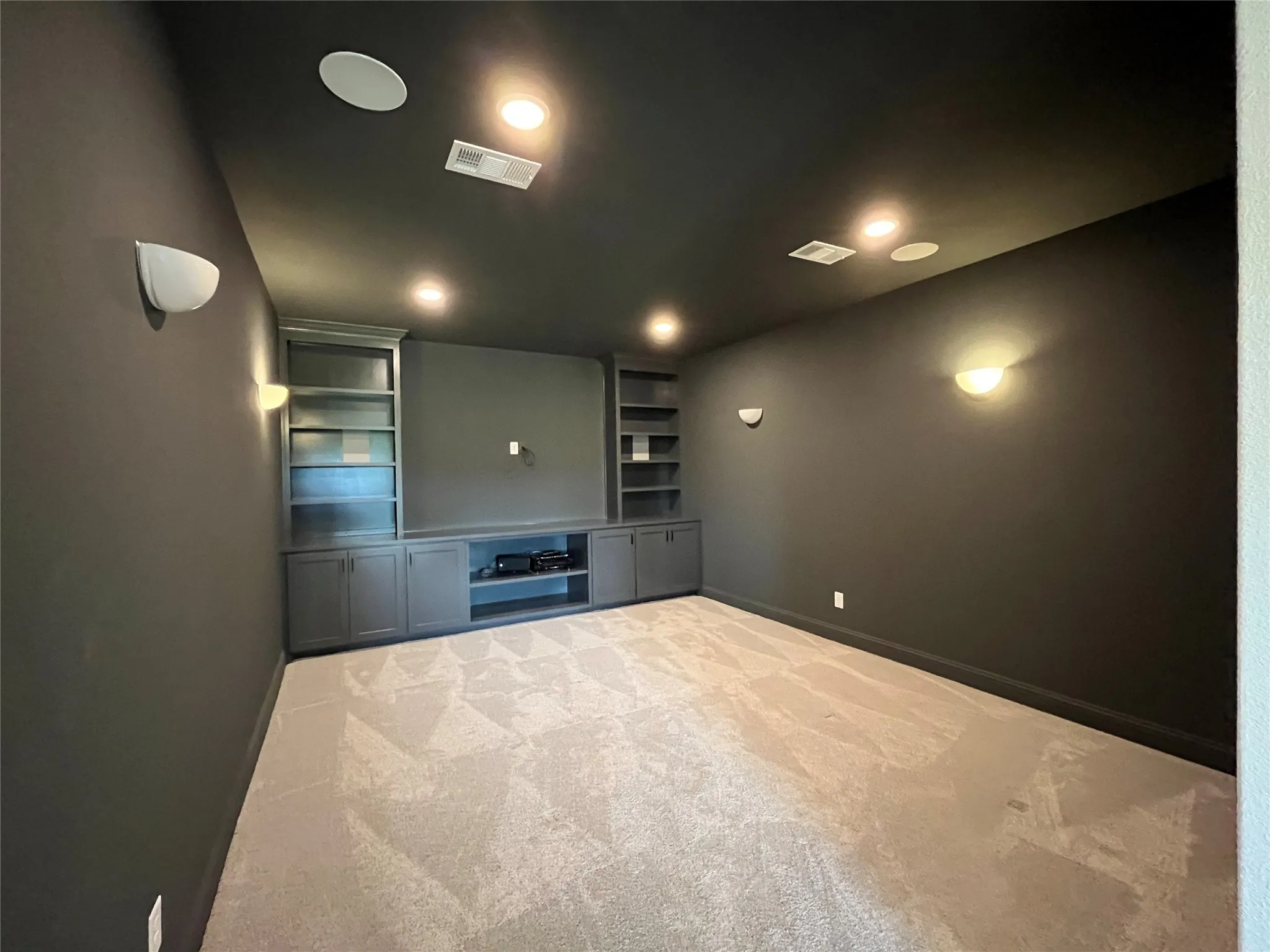 Single Family Residence For Sale in Tarrant County , 2403 Royal Dove Lane, Mansfield, Texas 76063, 5 Bedroom, 5 Bathroom, 2 Garage spaces, 4,243 Sqft, built in 2021, mls#21375756, Real Estate Agent in Mansfield, Homes For Sale in Tarrant county, Homes For Sale in Mansfield, Realtor in Mansfield Texas, Real Estate Brokerage Independent Realty Texas, Luminita Cordes Realtor