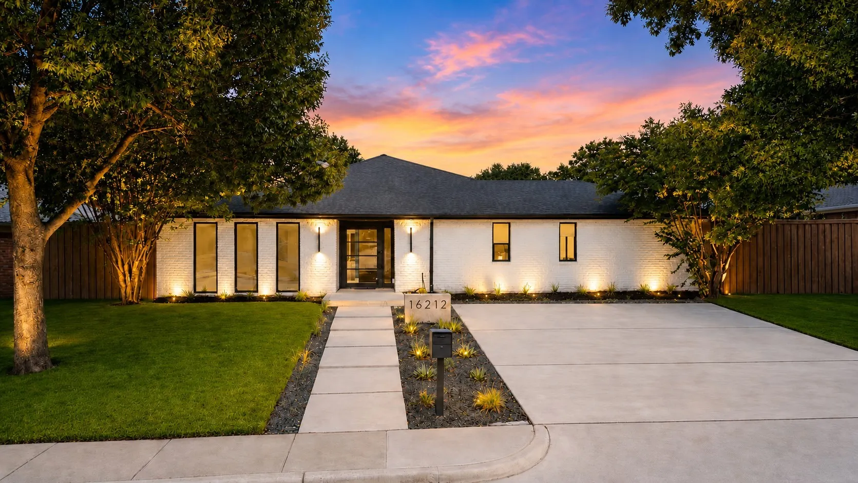 Single Family Residence For Sale in Dallas County , 16212 Spring Creek Road, Dallas, Texas 75248, 4 Bedroom, 4 Bathroom, 2 Garage spaces, 3,255 Sqft, built in 1975, mls#21375754, Real Estate Agent in Dallas, Homes For Sale in Dallas county, Homes For Sale in Dallas, Realtor in Dallas Texas, Real Estate Brokerage Independent Realty Texas, Luminita Cordes Realtor