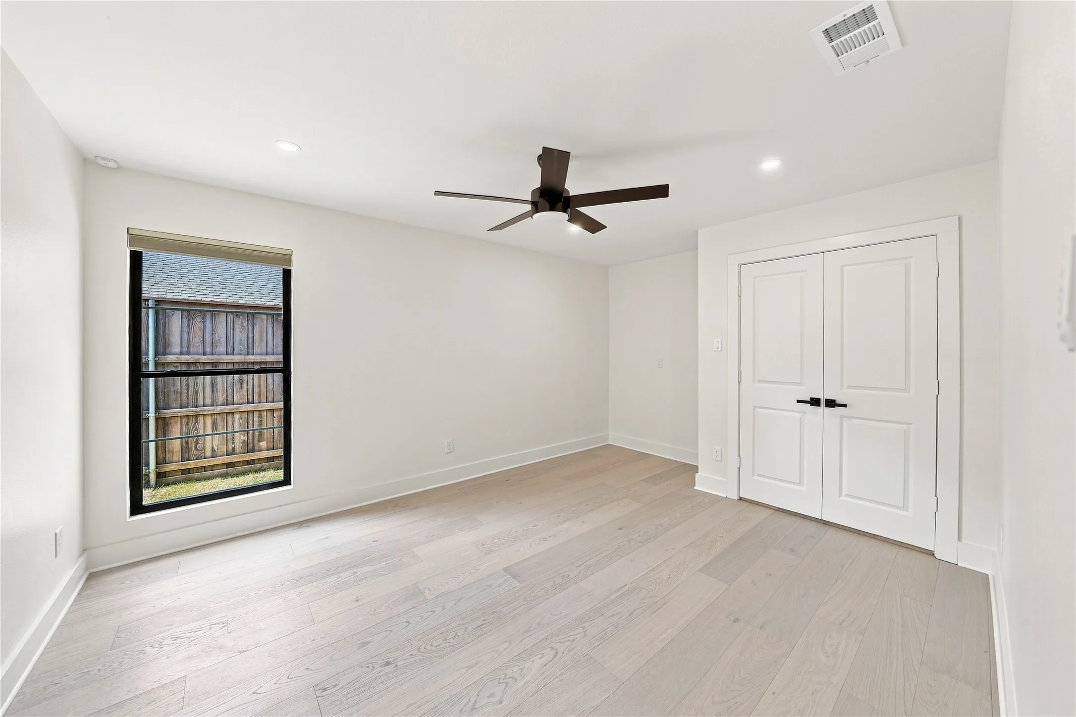 Single Family Residence For Sale in Dallas County , 16212 Spring Creek Road, Dallas, Texas 75248, 4 Bedroom, 4 Bathroom, 2 Garage spaces, 3,255 Sqft, built in 1975, mls#21375754, Real Estate Agent in Dallas, Homes For Sale in Dallas county, Homes For Sale in Dallas, Realtor in Dallas Texas, Real Estate Brokerage Independent Realty Texas, Luminita Cordes Realtor