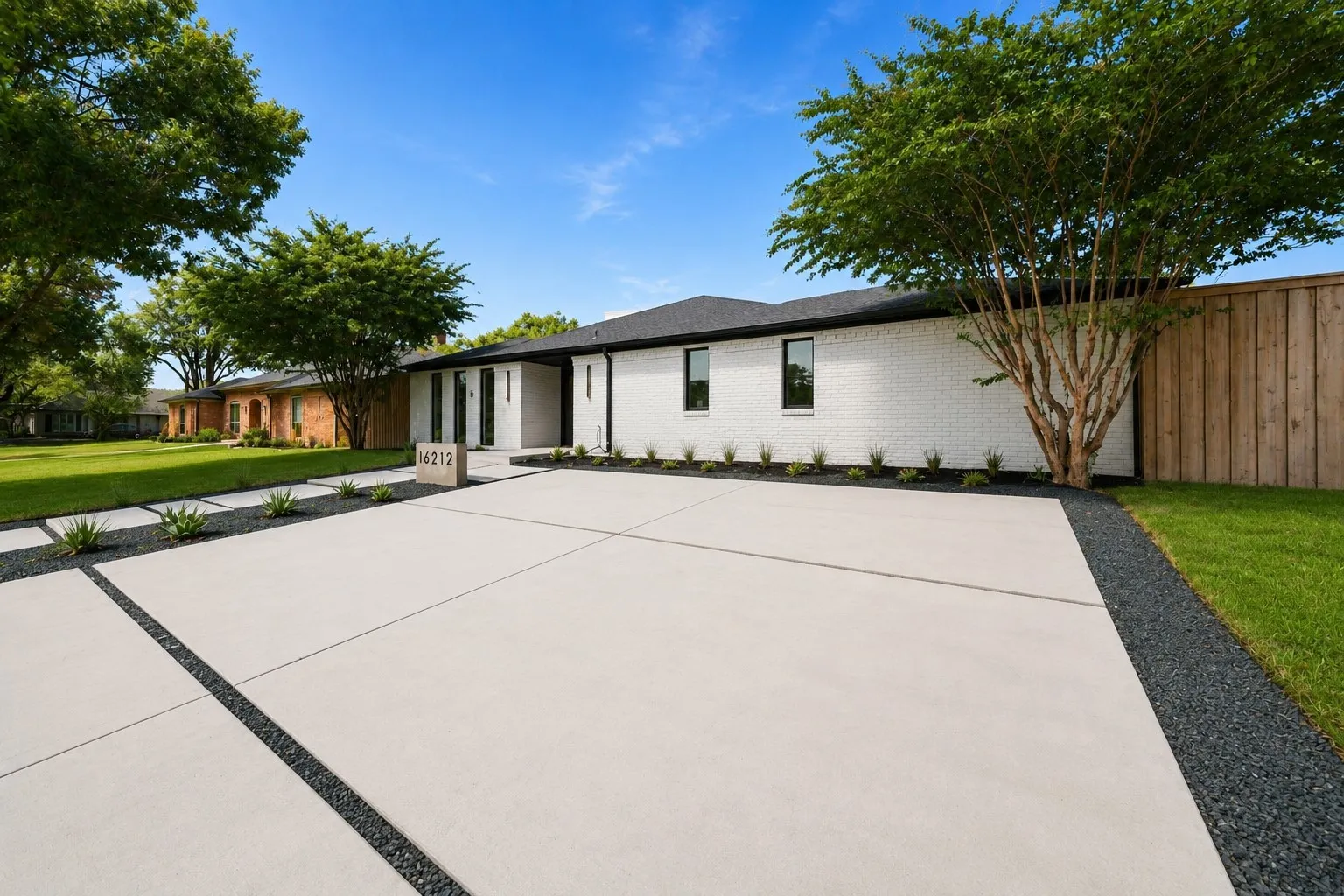 Single Family Residence For Sale in Dallas County , 16212 Spring Creek Road, Dallas, Texas 75248, 4 Bedroom, 4 Bathroom, 2 Garage spaces, 3,255 Sqft, built in 1975, mls#21375754, Real Estate Agent in Dallas, Homes For Sale in Dallas county, Homes For Sale in Dallas, Realtor in Dallas Texas, Real Estate Brokerage Independent Realty Texas, Luminita Cordes Realtor
