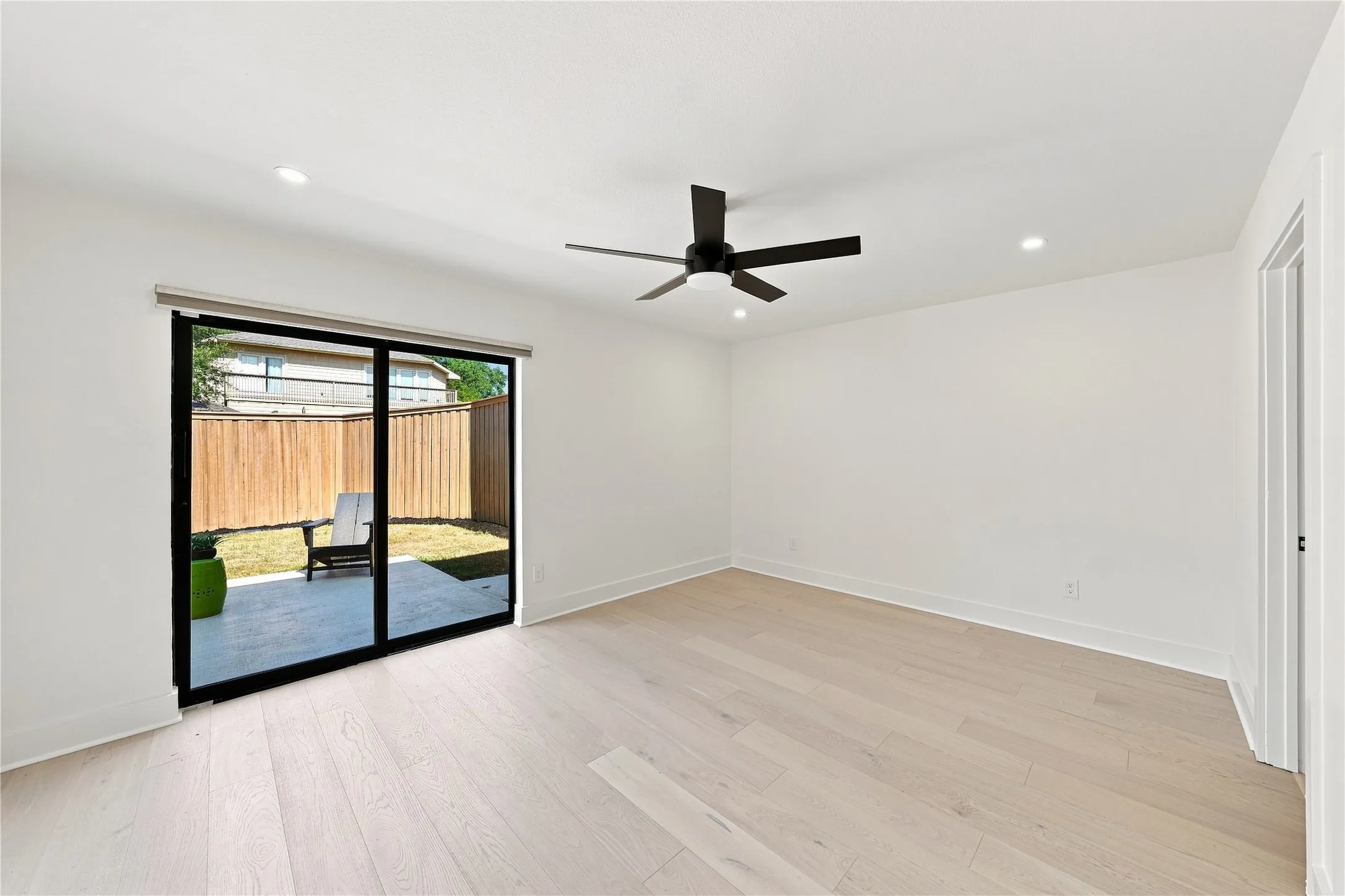 Single Family Residence For Sale in Dallas County , 16212 Spring Creek Road, Dallas, Texas 75248, 4 Bedroom, 4 Bathroom, 2 Garage spaces, 3,255 Sqft, built in 1975, mls#21375754, Real Estate Agent in Dallas, Homes For Sale in Dallas county, Homes For Sale in Dallas, Realtor in Dallas Texas, Real Estate Brokerage Independent Realty Texas, Luminita Cordes Realtor