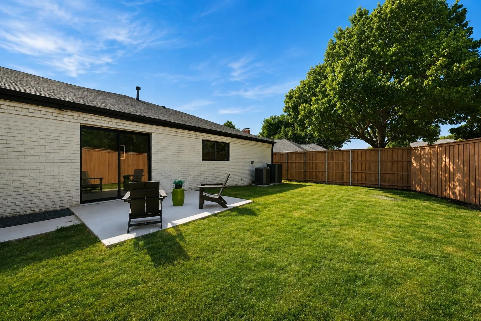 Single Family Residence For Sale in Dallas County , 16212 Spring Creek Road, Dallas, Texas 75248, 4 Bedroom, 4 Bathroom, 2 Garage spaces, 3,255 Sqft, built in 1975, mls#21375754, Real Estate Agent in Dallas, Homes For Sale in Dallas county, Homes For Sale in Dallas, Realtor in Dallas Texas, Real Estate Brokerage Independent Realty Texas, Luminita Cordes Realtor