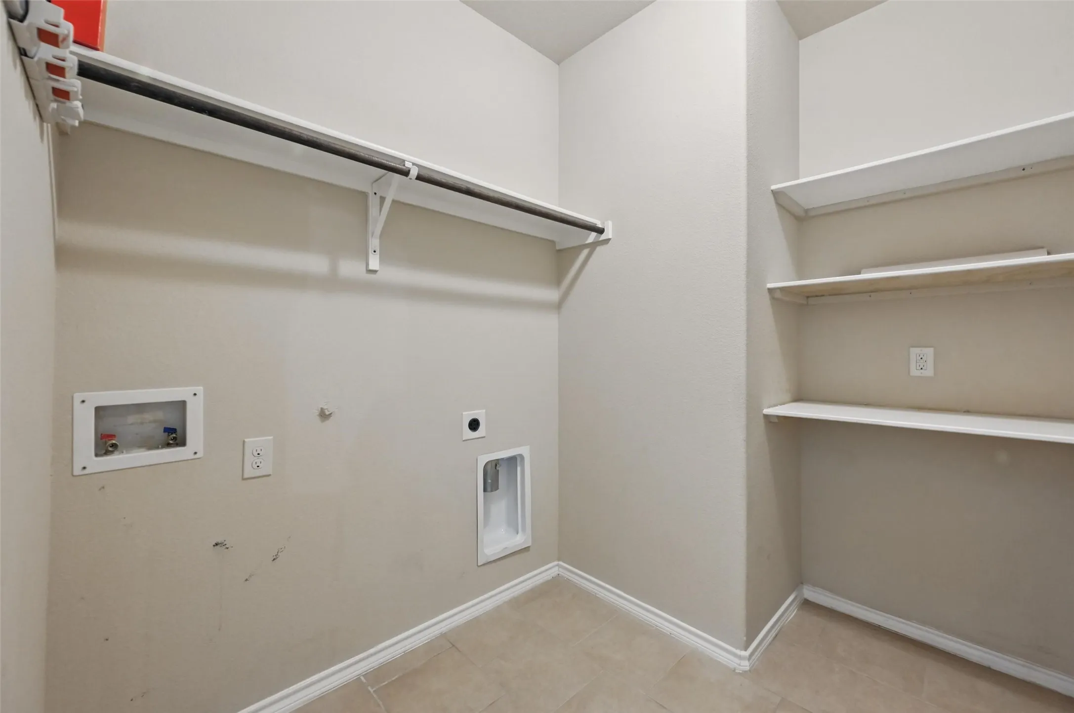Single Family Residence For Rent in Tarrant County , 704 San Miguel Trail, Fort Worth, Texas 76052, 4 Bedroom, 2 Bathroom, 2 Garage spaces, 1,818 Sqft, built in 2013, mls#21373436, Real Estate Agent in Fort Worth, Homes For Rent in Tarrant county, Homes For Rent in Fort Worth, Realtor in Fort Worth Texas, Real Estate Brokerage Independent Realty Texas, Luminita Cordes Realtor