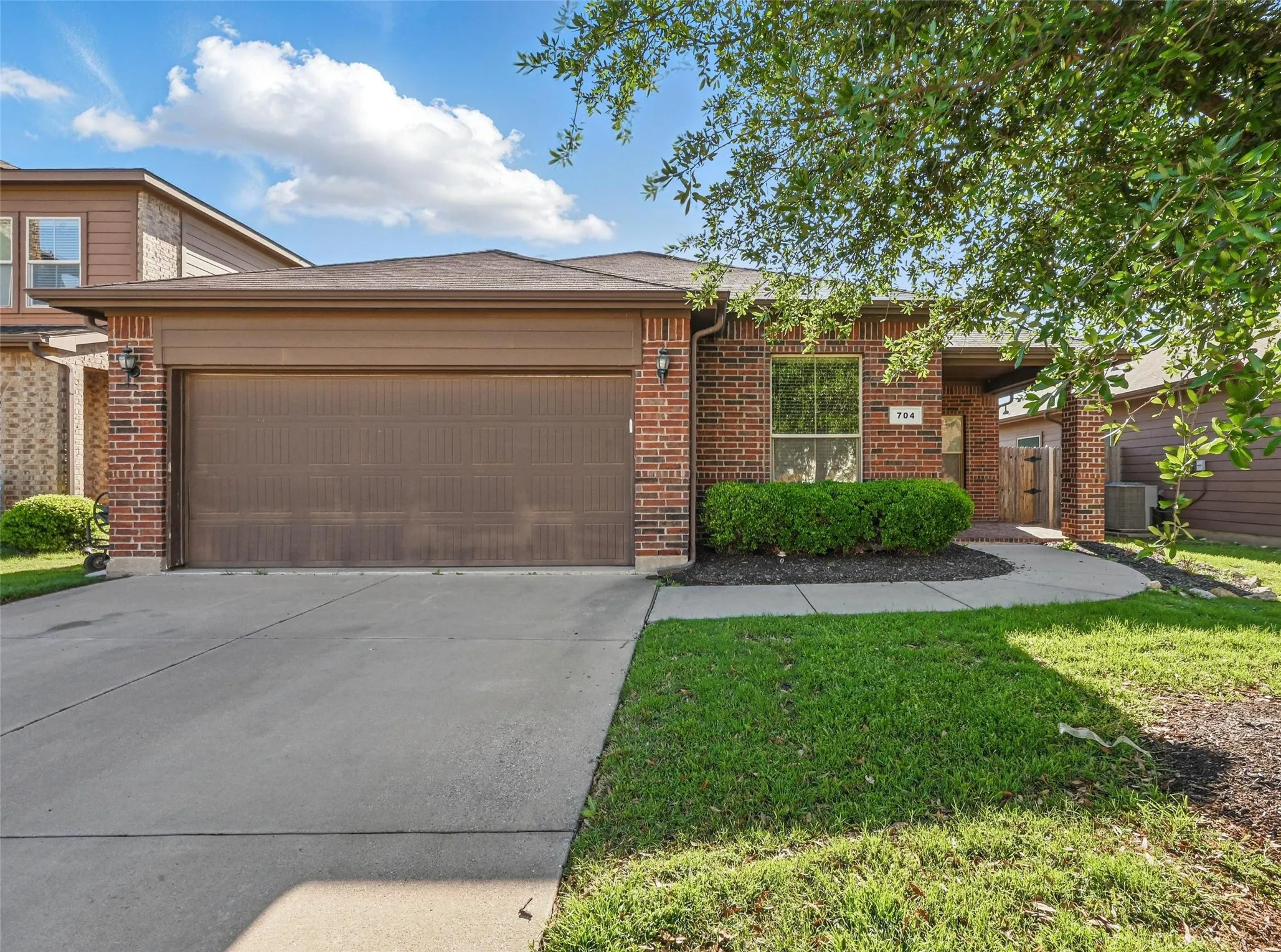 Single Family Residence For Rent in Tarrant County , 704 San Miguel Trail, Fort Worth, Texas 76052, 4 Bedroom, 2 Bathroom, 2 Garage spaces, 1,818 Sqft, built in 2013, mls#21373436, Real Estate Agent in Fort Worth, Homes For Rent in Tarrant county, Homes For Rent in Fort Worth, Realtor in Fort Worth Texas, Real Estate Brokerage Independent Realty Texas, Luminita Cordes Realtor
