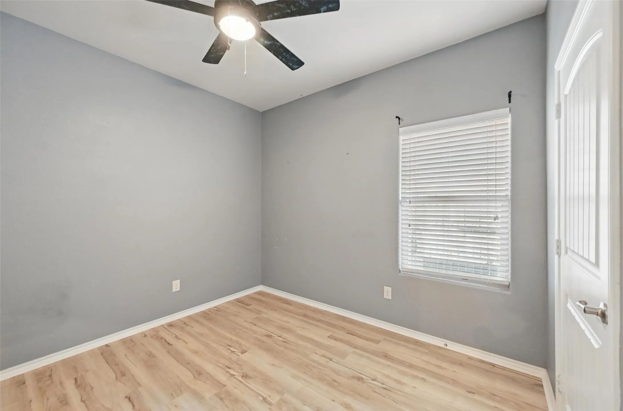Single Family Residence For Rent in Tarrant County , 704 San Miguel Trail, Fort Worth, Texas 76052, 4 Bedroom, 2 Bathroom, 2 Garage spaces, 1,818 Sqft, built in 2013, mls#21373436, Real Estate Agent in Fort Worth, Homes For Rent in Tarrant county, Homes For Rent in Fort Worth, Realtor in Fort Worth Texas, Real Estate Brokerage Independent Realty Texas, Luminita Cordes Realtor