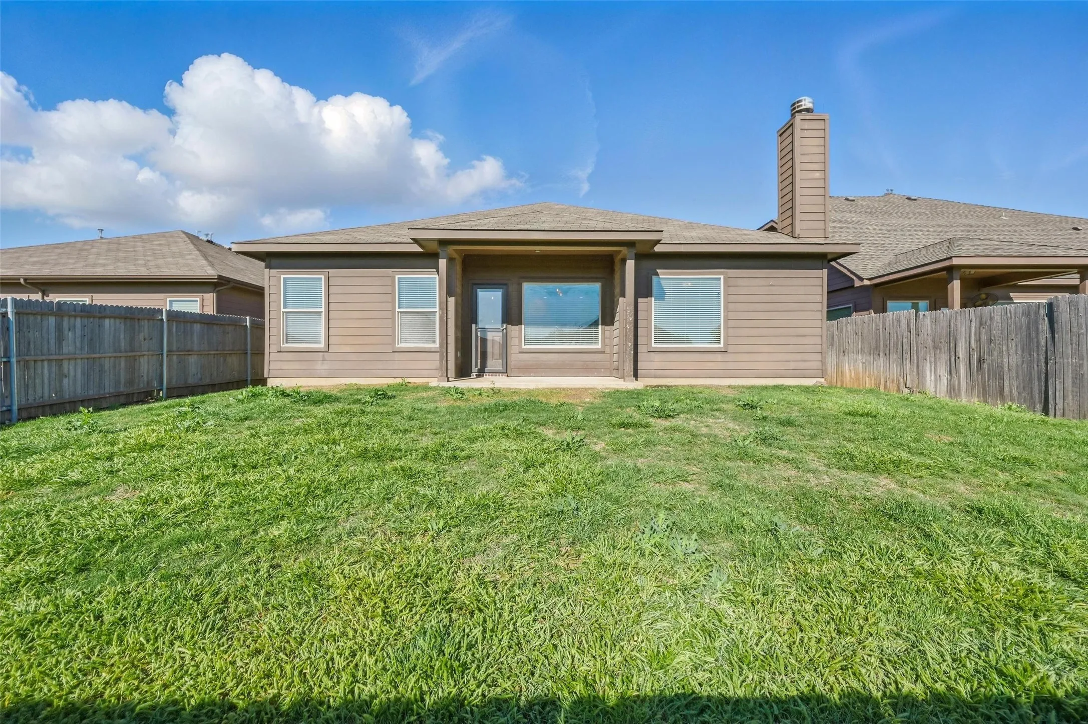 Single Family Residence For Rent in Tarrant County , 704 San Miguel Trail, Fort Worth, Texas 76052, 4 Bedroom, 2 Bathroom, 2 Garage spaces, 1,818 Sqft, built in 2013, mls#21373436, Real Estate Agent in Fort Worth, Homes For Rent in Tarrant county, Homes For Rent in Fort Worth, Realtor in Fort Worth Texas, Real Estate Brokerage Independent Realty Texas, Luminita Cordes Realtor