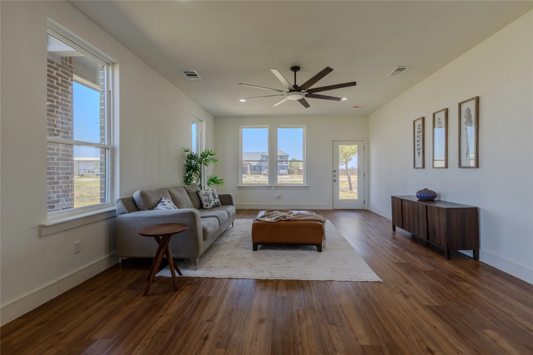 Single Family Residence For Sale in Kaufman County , 2908 Bliss Meadows Drive, Kaufman, Texas 75142, 4 Bedroom, 3 Bathroom, 2 Garage spaces, 2,765 Sqft, built in 2025, mls#21375763, Real Estate Agent in Kaufman, Homes For Sale in Kaufman county, Homes For Sale in Kaufman, Realtor in Kaufman Texas, Real Estate Brokerage Independent Realty Texas, Luminita Cordes Realtor