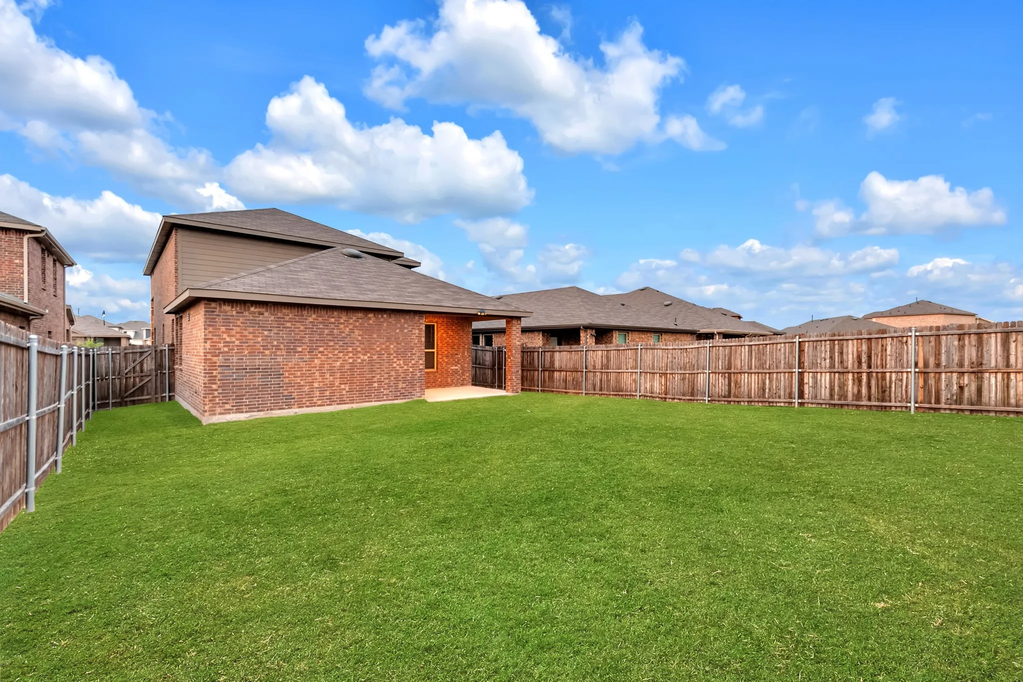 Single Family Residence For Sale in Kaufman County , 1171 Norias Drive, Forney, Texas 75126, 4 Bedroom, 3 Bathroom, 2 Garage spaces, 2,217 Sqft, built in 2022, mls#21362298, Real Estate Agent in Forney, Homes For Sale in Kaufman county, Homes For Sale in Forney, Realtor in Forney Texas, Real Estate Brokerage Independent Realty Texas, Luminita Cordes Realtor