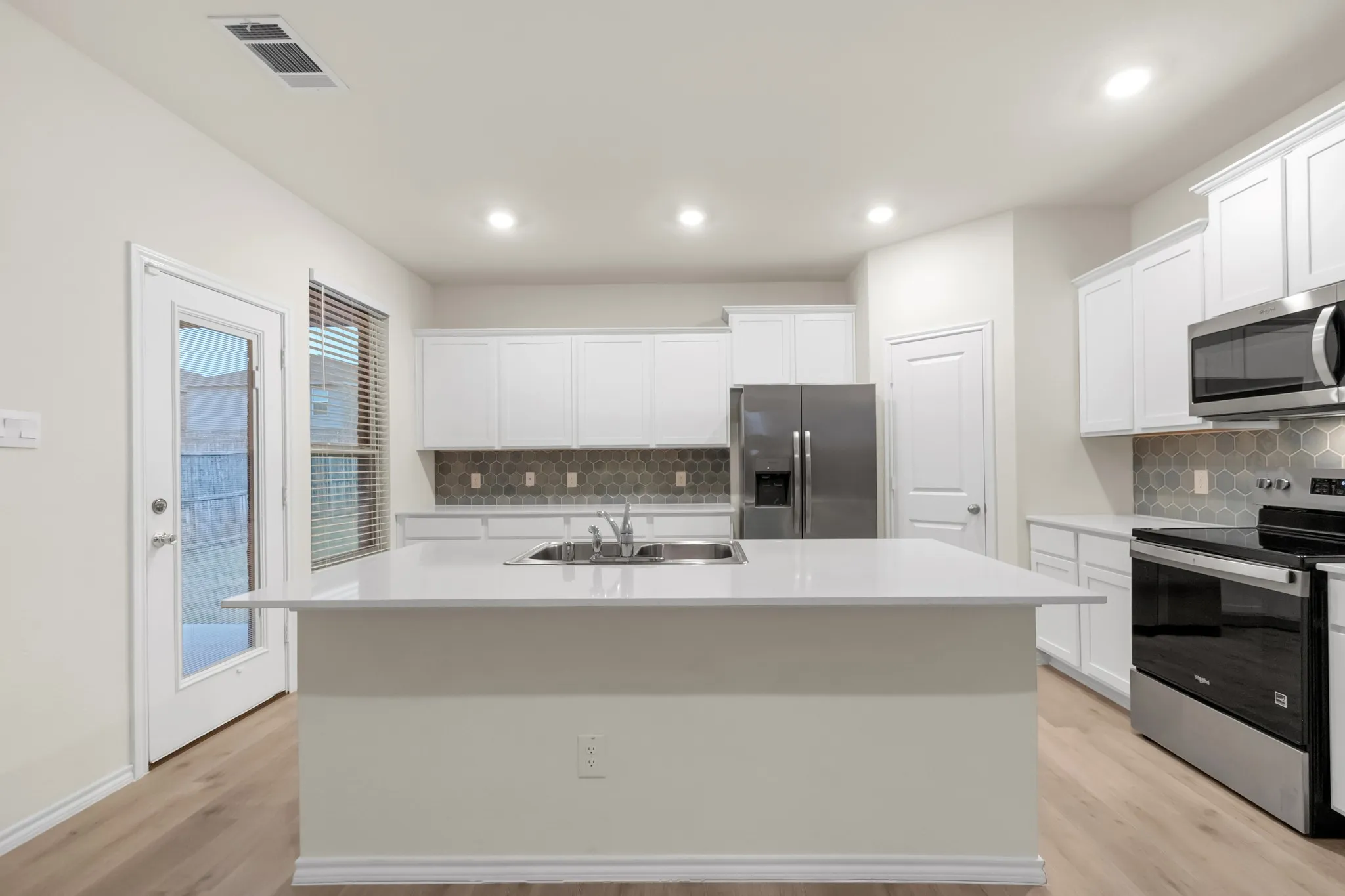Single Family Residence For Sale in Kaufman County , 1171 Norias Drive, Forney, Texas 75126, 4 Bedroom, 3 Bathroom, 2 Garage spaces, 2,217 Sqft, built in 2022, mls#21362298, Real Estate Agent in Forney, Homes For Sale in Kaufman county, Homes For Sale in Forney, Realtor in Forney Texas, Real Estate Brokerage Independent Realty Texas, Luminita Cordes Realtor