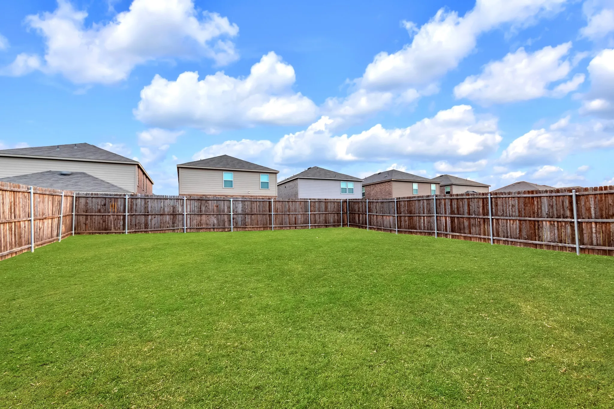 Single Family Residence For Sale in Kaufman County , 1171 Norias Drive, Forney, Texas 75126, 4 Bedroom, 3 Bathroom, 2 Garage spaces, 2,217 Sqft, built in 2022, mls#21362298, Real Estate Agent in Forney, Homes For Sale in Kaufman county, Homes For Sale in Forney, Realtor in Forney Texas, Real Estate Brokerage Independent Realty Texas, Luminita Cordes Realtor