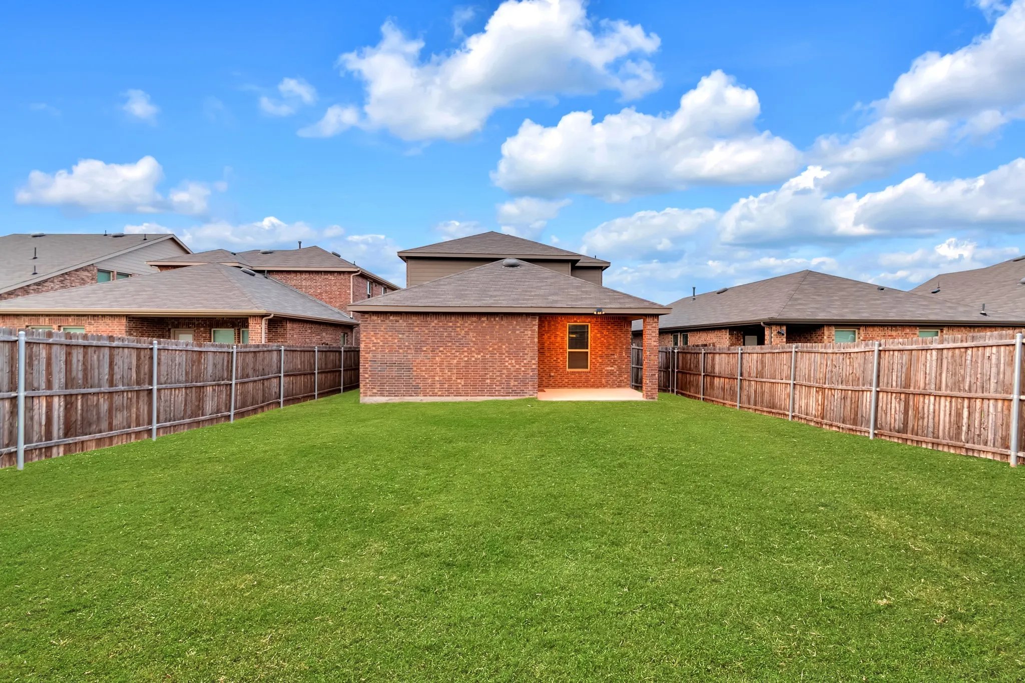Single Family Residence For Sale in Kaufman County , 1171 Norias Drive, Forney, Texas 75126, 4 Bedroom, 3 Bathroom, 2 Garage spaces, 2,217 Sqft, built in 2022, mls#21362298, Real Estate Agent in Forney, Homes For Sale in Kaufman county, Homes For Sale in Forney, Realtor in Forney Texas, Real Estate Brokerage Independent Realty Texas, Luminita Cordes Realtor