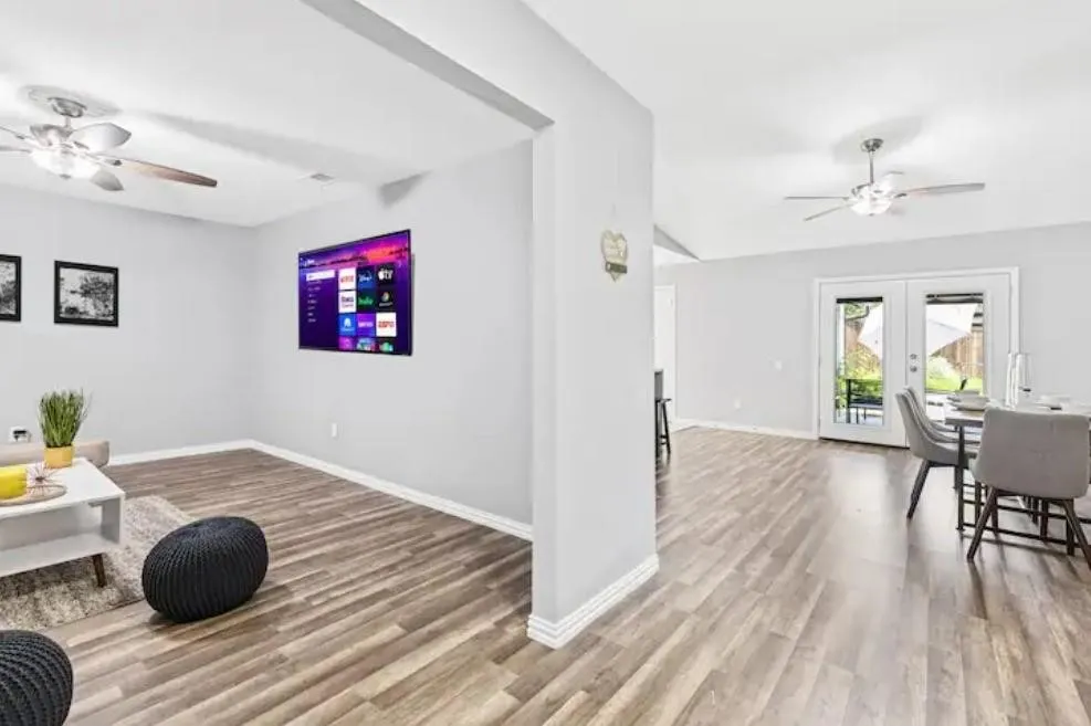 Single Family Residence For Rent in Dallas County , 3206 Heather Glen Drive, Mesquite, Texas 75150, 4 Bedroom, 2 Bathroom, 2 Garage spaces, 1,708 Sqft, built in 1972, mls#21375182, Real Estate Agent in Mesquite, Homes For Rent in Dallas county, Homes For Rent in Mesquite, Realtor in Mesquite Texas, Real Estate Brokerage Independent Realty Texas, Luminita Cordes Realtor