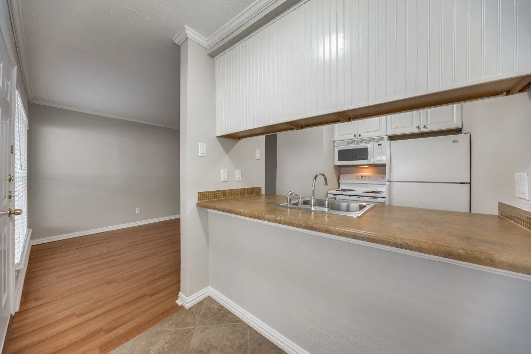 Apartment For Rent in Dallas County , 5508 Tremont Street 3, Dallas, Texas 75214, 1 Bedroom, 1 Bathroom, Garage spaces, 540 Sqft, built in 1972, mls#21375774, Real Estate Agent in Dallas, Homes For Rent in Dallas county, Homes For Rent in Dallas, Realtor in Dallas Texas, Real Estate Brokerage Independent Realty Texas, Luminita Cordes Realtor