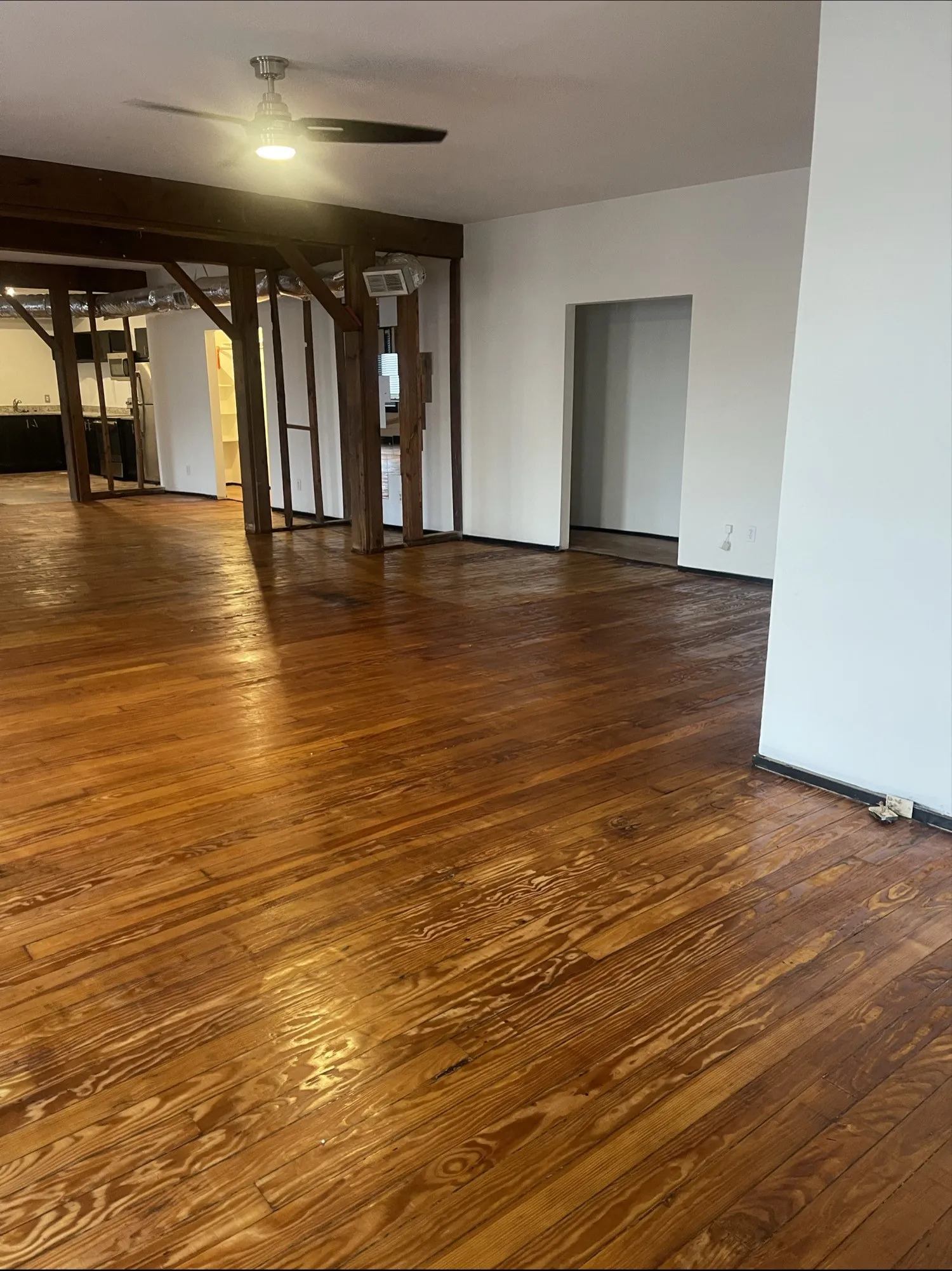 Apartment For Rent in Dallas County , 2007 S Ervay Street 2007-200, Dallas, Texas 75215, 1 Bedroom, 1 Bathroom, Garage spaces, 1,965 Sqft, built in 1926, mls#21375776, Real Estate Agent in Dallas, Homes For Rent in Dallas county, Homes For Rent in Dallas, Realtor in Dallas Texas, Real Estate Brokerage Independent Realty Texas, Luminita Cordes Realtor