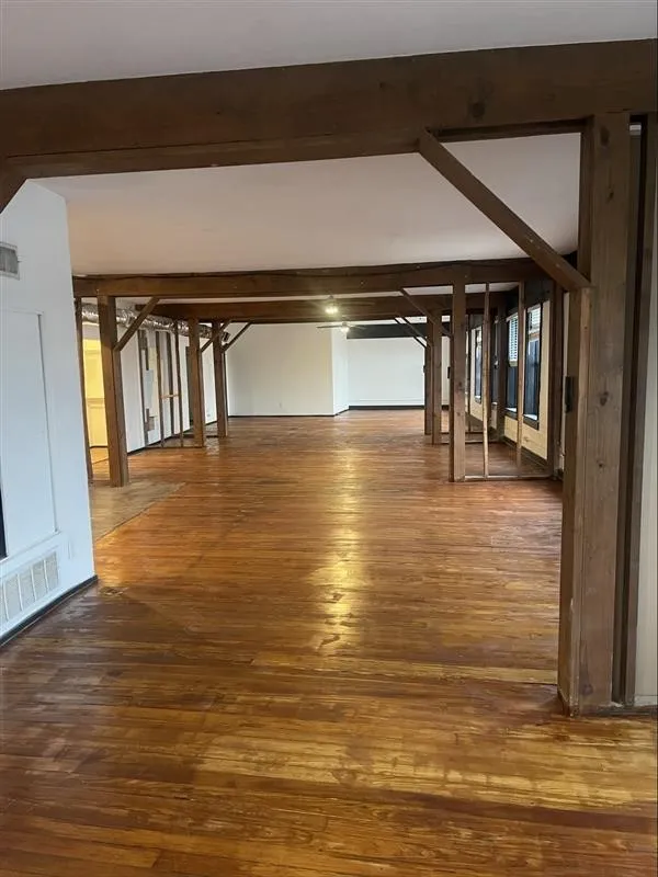 Apartment For Rent in Dallas County , 2007 S Ervay Street 2007-200, Dallas, Texas 75215, 1 Bedroom, 1 Bathroom, Garage spaces, 1,965 Sqft, built in 1926, mls#21375776, Real Estate Agent in Dallas, Homes For Rent in Dallas county, Homes For Rent in Dallas, Realtor in Dallas Texas, Real Estate Brokerage Independent Realty Texas, Luminita Cordes Realtor