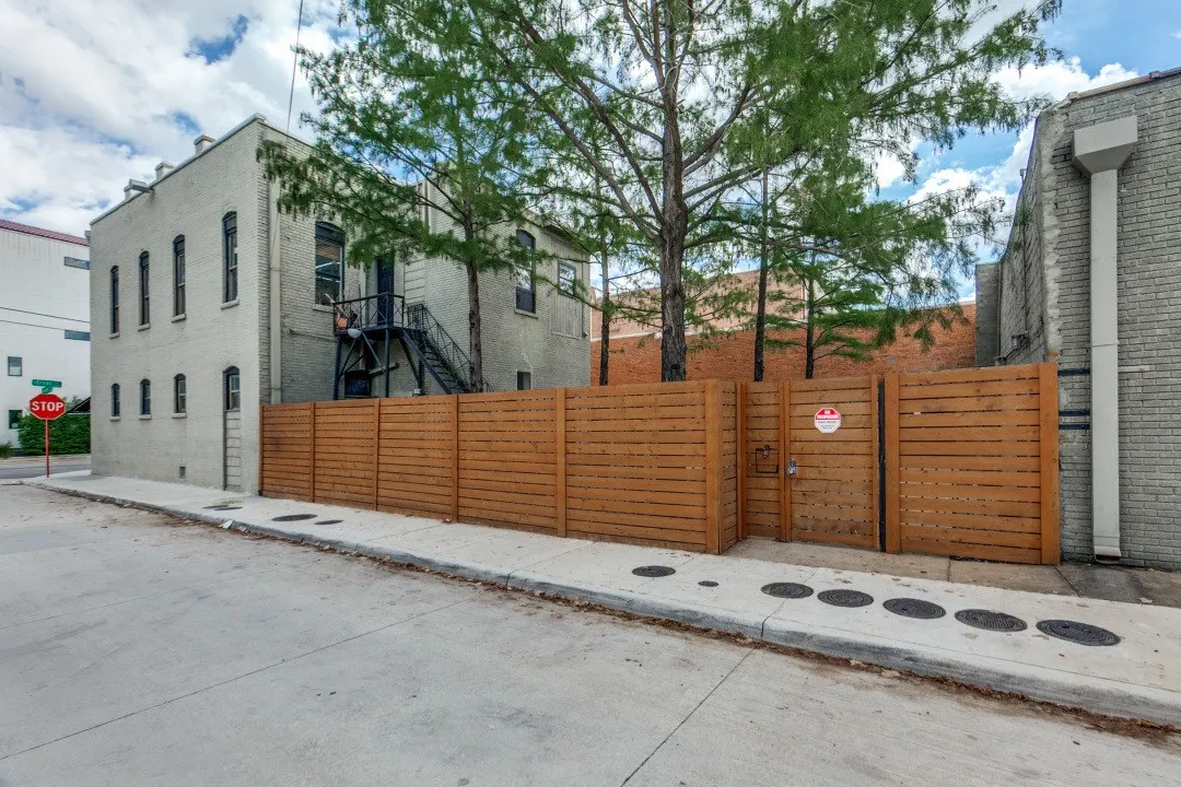Apartment For Rent in Dallas County , 2007 S Ervay Street 2007-200, Dallas, Texas 75215, 1 Bedroom, 1 Bathroom, Garage spaces, 1,965 Sqft, built in 1926, mls#21375776, Real Estate Agent in Dallas, Homes For Rent in Dallas county, Homes For Rent in Dallas, Realtor in Dallas Texas, Real Estate Brokerage Independent Realty Texas, Luminita Cordes Realtor