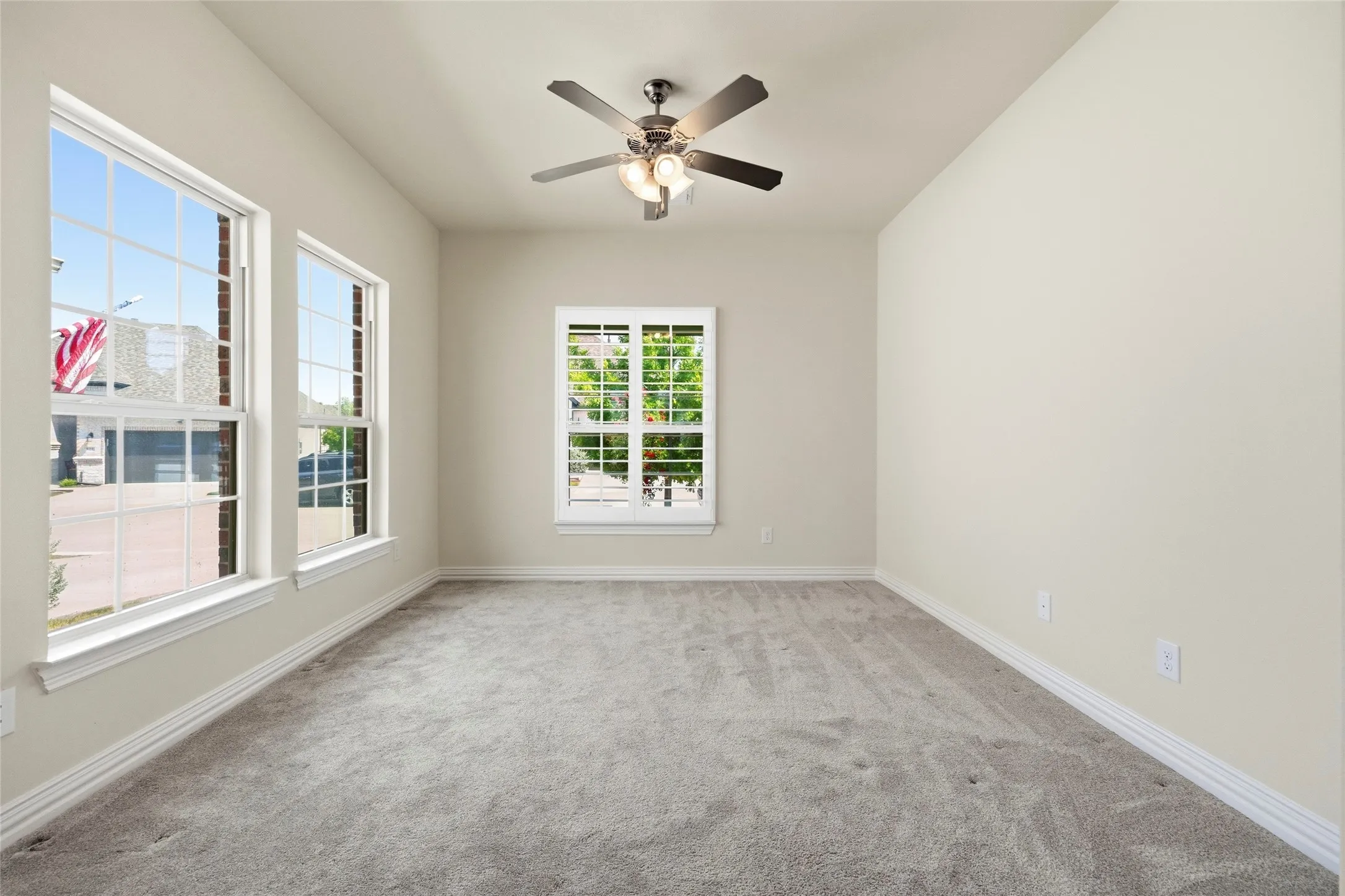 Single Family Residence For Sale in Rockwall County , 815 Rio Vista Lane, Rockwall, Texas 75087, 2 Bedroom, 2 Bathroom, 2 Garage spaces, 1,661 Sqft, built in 2020, mls#21375204, Real Estate Agent in Rockwall, Homes For Sale in Rockwall county, Homes For Sale in Rockwall, Realtor in Rockwall Texas, Real Estate Brokerage Independent Realty Texas, Luminita Cordes Realtor