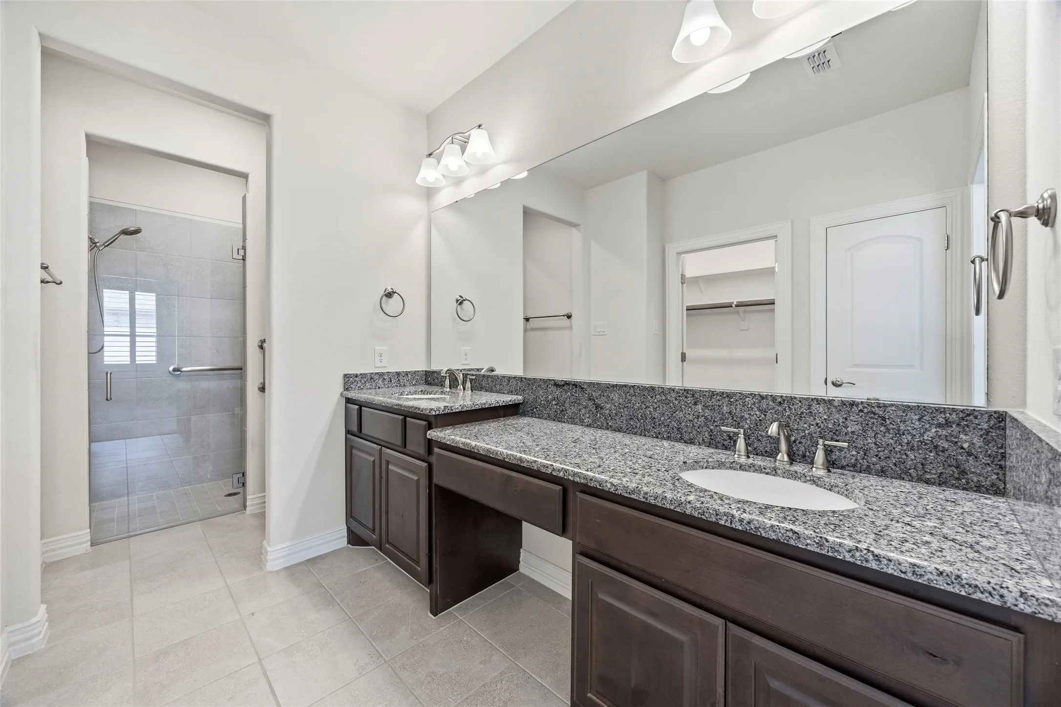 Single Family Residence For Sale in Rockwall County , 815 Rio Vista Lane, Rockwall, Texas 75087, 2 Bedroom, 2 Bathroom, 2 Garage spaces, 1,661 Sqft, built in 2020, mls#21375204, Real Estate Agent in Rockwall, Homes For Sale in Rockwall county, Homes For Sale in Rockwall, Realtor in Rockwall Texas, Real Estate Brokerage Independent Realty Texas, Luminita Cordes Realtor