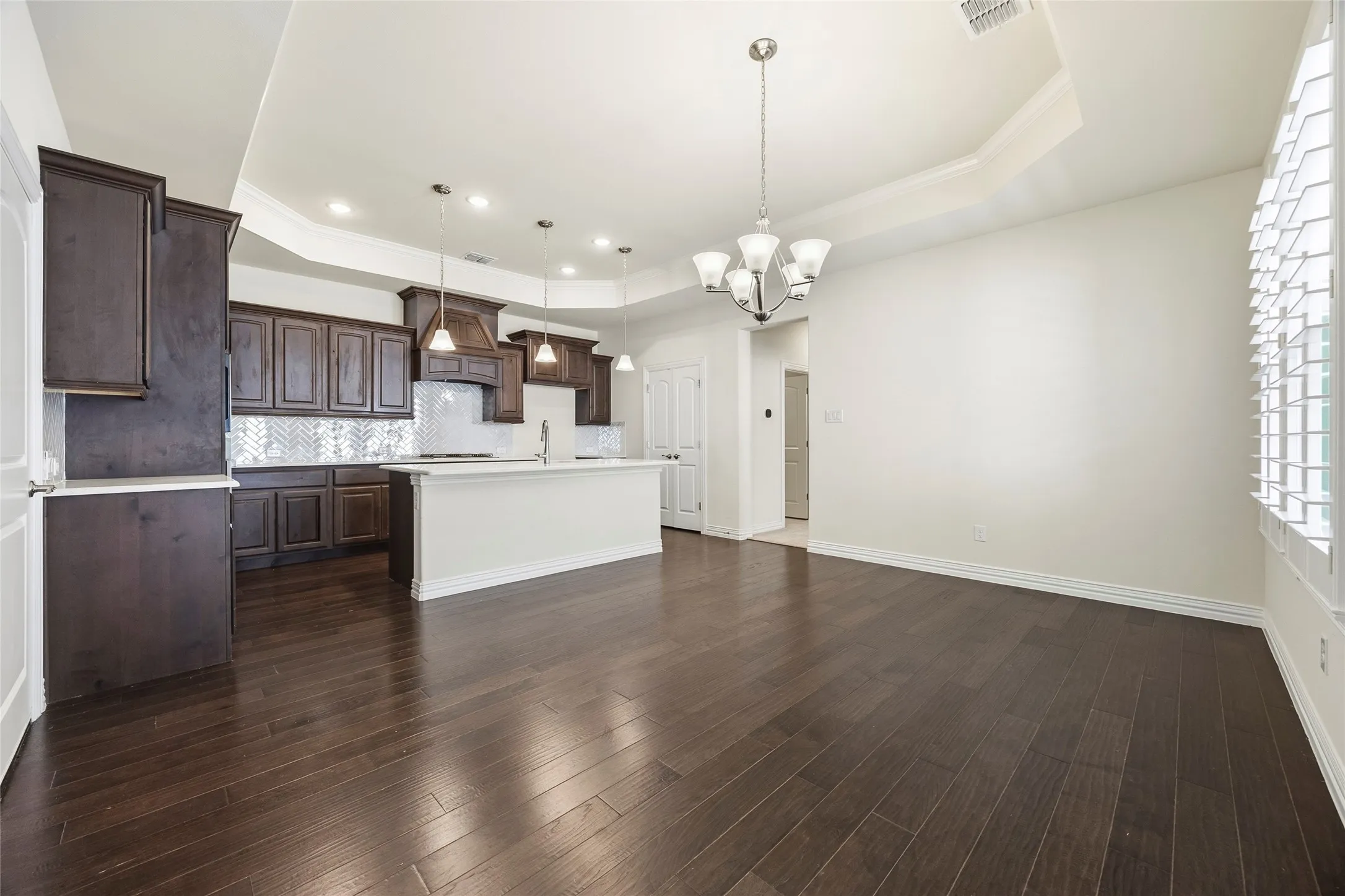 Single Family Residence For Sale in Rockwall County , 815 Rio Vista Lane, Rockwall, Texas 75087, 2 Bedroom, 2 Bathroom, 2 Garage spaces, 1,661 Sqft, built in 2020, mls#21375204, Real Estate Agent in Rockwall, Homes For Sale in Rockwall county, Homes For Sale in Rockwall, Realtor in Rockwall Texas, Real Estate Brokerage Independent Realty Texas, Luminita Cordes Realtor