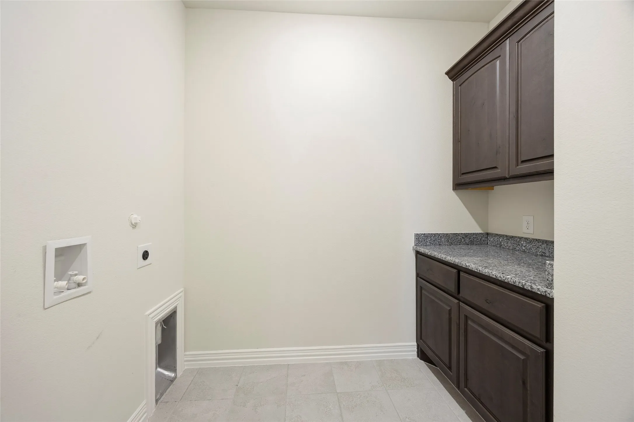 Single Family Residence For Sale in Rockwall County , 815 Rio Vista Lane, Rockwall, Texas 75087, 2 Bedroom, 2 Bathroom, 2 Garage spaces, 1,661 Sqft, built in 2020, mls#21375204, Real Estate Agent in Rockwall, Homes For Sale in Rockwall county, Homes For Sale in Rockwall, Realtor in Rockwall Texas, Real Estate Brokerage Independent Realty Texas, Luminita Cordes Realtor