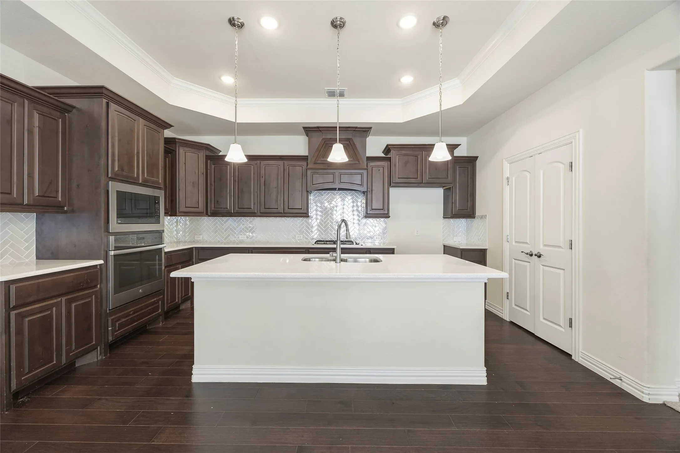 Single Family Residence For Sale in Rockwall County , 815 Rio Vista Lane, Rockwall, Texas 75087, 2 Bedroom, 2 Bathroom, 2 Garage spaces, 1,661 Sqft, built in 2020, mls#21375204, Real Estate Agent in Rockwall, Homes For Sale in Rockwall county, Homes For Sale in Rockwall, Realtor in Rockwall Texas, Real Estate Brokerage Independent Realty Texas, Luminita Cordes Realtor
