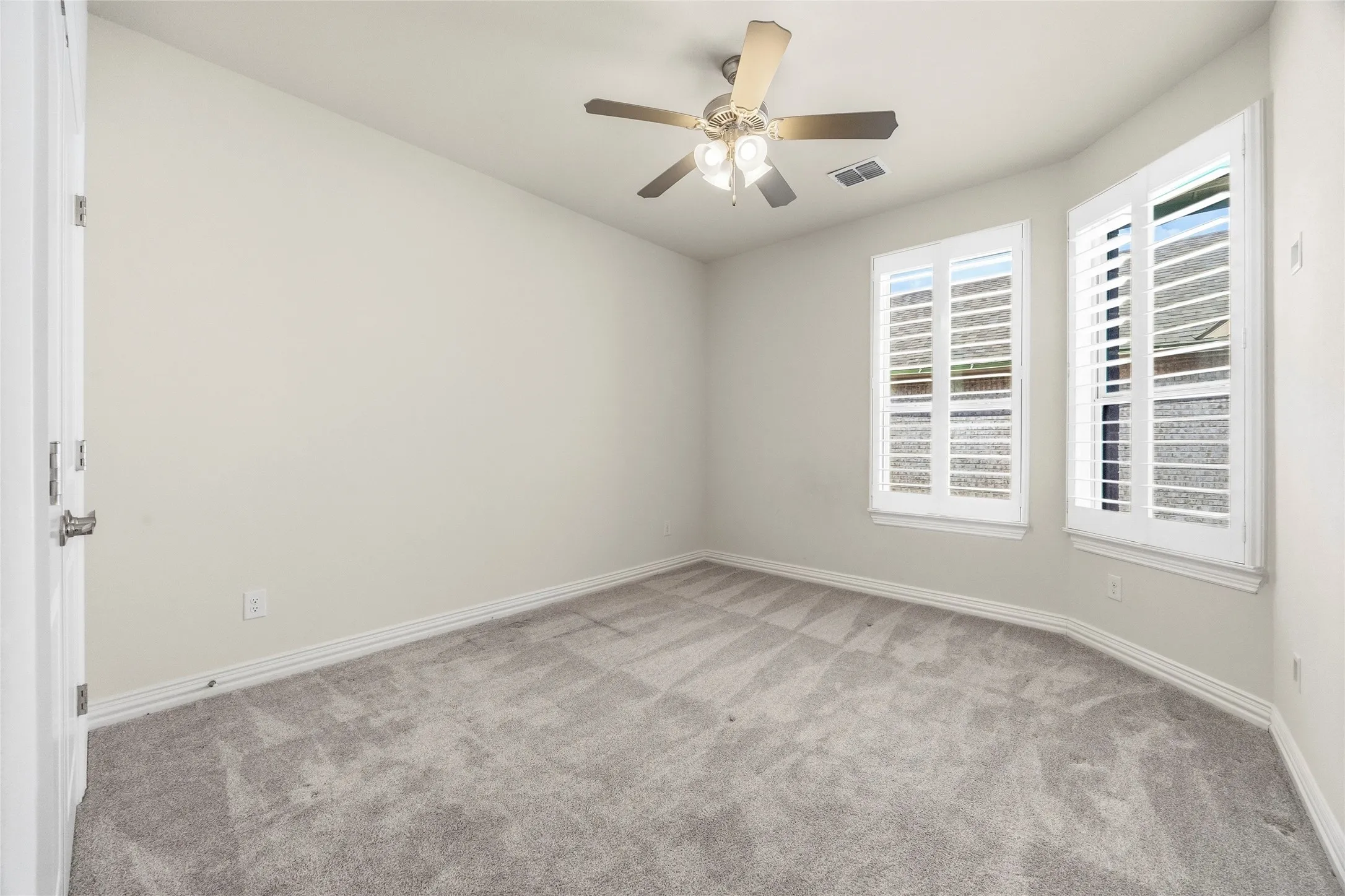 Single Family Residence For Sale in Rockwall County , 815 Rio Vista Lane, Rockwall, Texas 75087, 2 Bedroom, 2 Bathroom, 2 Garage spaces, 1,661 Sqft, built in 2020, mls#21375204, Real Estate Agent in Rockwall, Homes For Sale in Rockwall county, Homes For Sale in Rockwall, Realtor in Rockwall Texas, Real Estate Brokerage Independent Realty Texas, Luminita Cordes Realtor