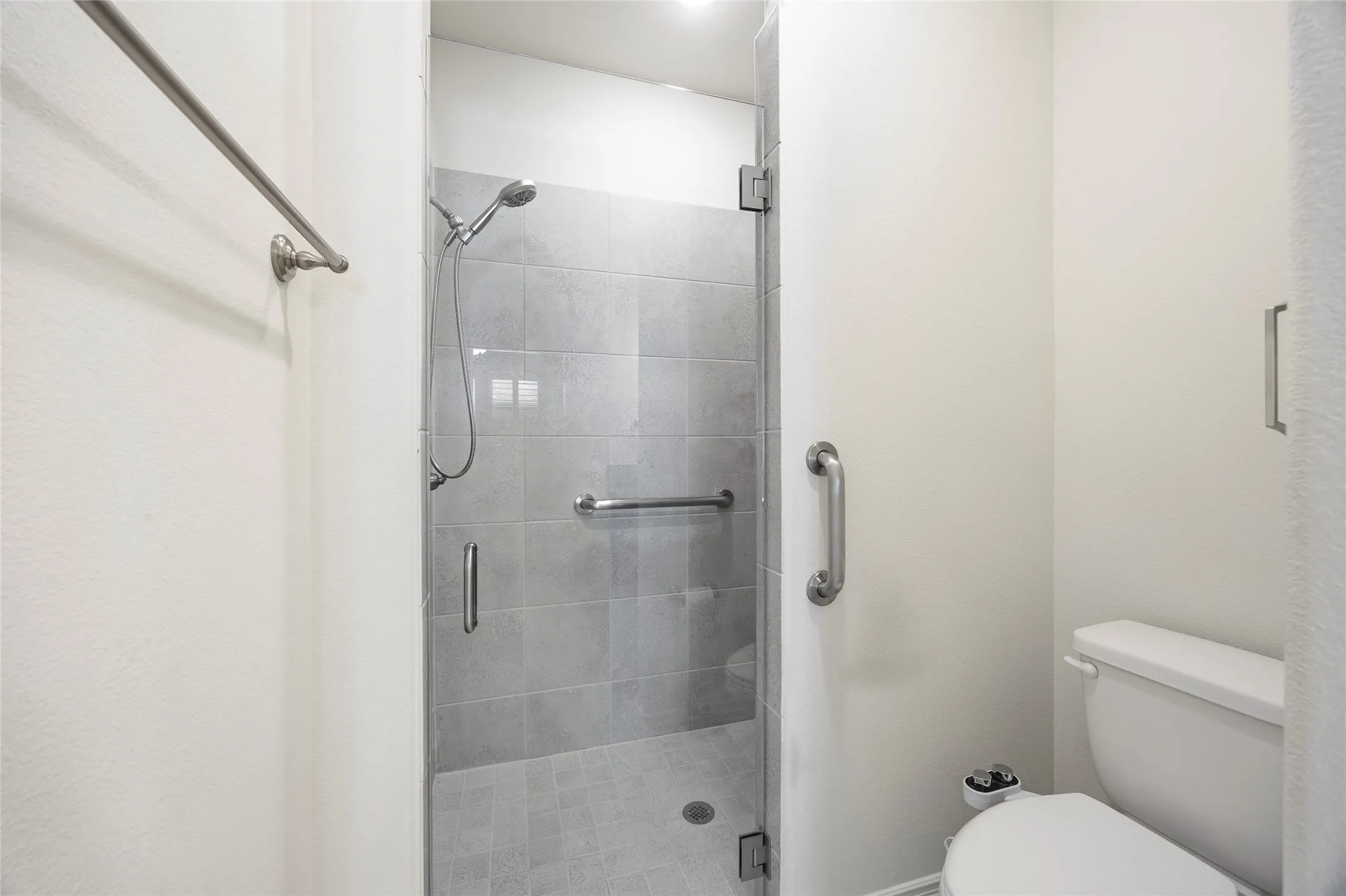 Single Family Residence For Sale in Rockwall County , 815 Rio Vista Lane, Rockwall, Texas 75087, 2 Bedroom, 2 Bathroom, 2 Garage spaces, 1,661 Sqft, built in 2020, mls#21375204, Real Estate Agent in Rockwall, Homes For Sale in Rockwall county, Homes For Sale in Rockwall, Realtor in Rockwall Texas, Real Estate Brokerage Independent Realty Texas, Luminita Cordes Realtor
