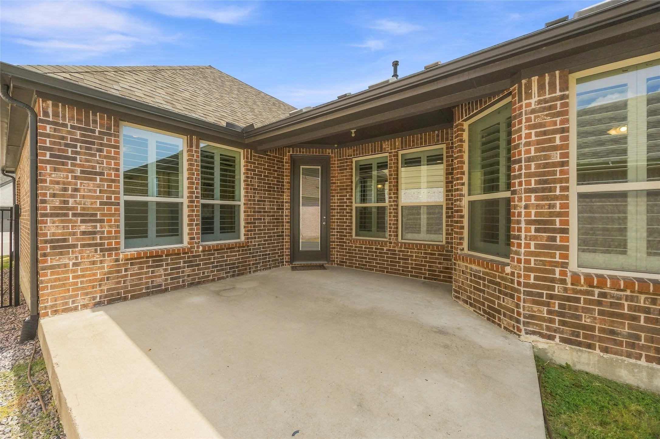 Single Family Residence For Sale in Rockwall County , 815 Rio Vista Lane, Rockwall, Texas 75087, 2 Bedroom, 2 Bathroom, 2 Garage spaces, 1,661 Sqft, built in 2020, mls#21375204, Real Estate Agent in Rockwall, Homes For Sale in Rockwall county, Homes For Sale in Rockwall, Realtor in Rockwall Texas, Real Estate Brokerage Independent Realty Texas, Luminita Cordes Realtor