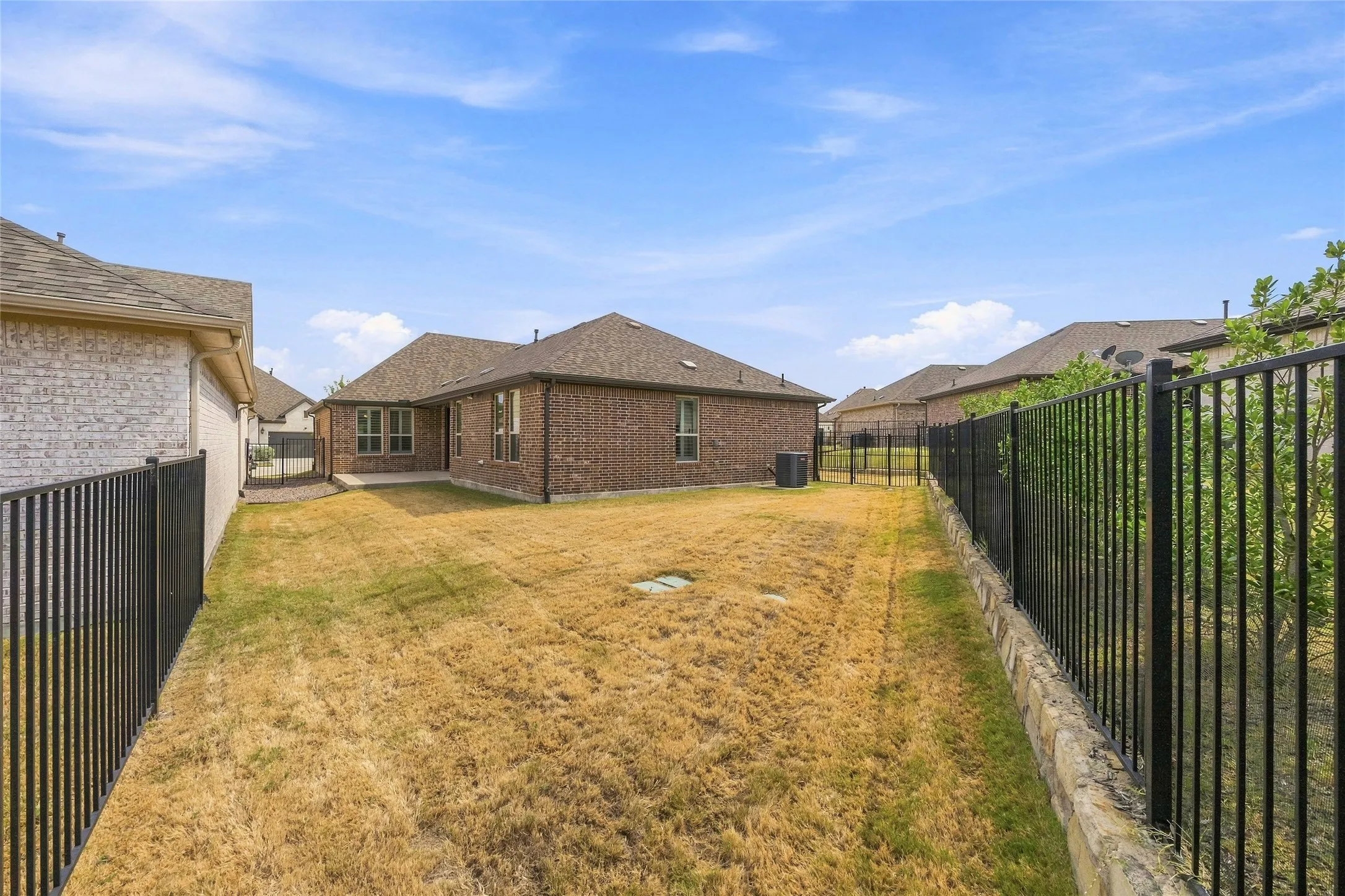 Single Family Residence For Sale in Rockwall County , 815 Rio Vista Lane, Rockwall, Texas 75087, 2 Bedroom, 2 Bathroom, 2 Garage spaces, 1,661 Sqft, built in 2020, mls#21375204, Real Estate Agent in Rockwall, Homes For Sale in Rockwall county, Homes For Sale in Rockwall, Realtor in Rockwall Texas, Real Estate Brokerage Independent Realty Texas, Luminita Cordes Realtor