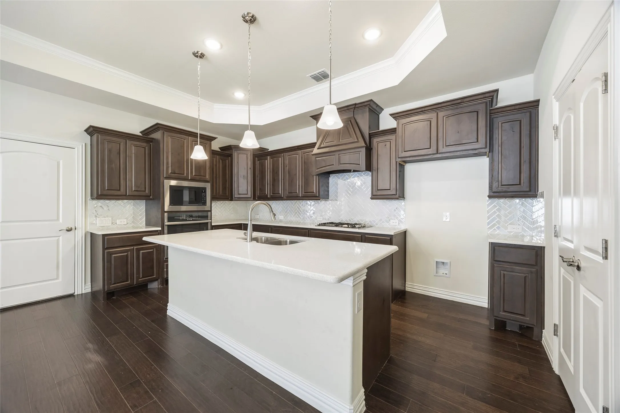 Single Family Residence For Sale in Rockwall County , 815 Rio Vista Lane, Rockwall, Texas 75087, 2 Bedroom, 2 Bathroom, 2 Garage spaces, 1,661 Sqft, built in 2020, mls#21375204, Real Estate Agent in Rockwall, Homes For Sale in Rockwall county, Homes For Sale in Rockwall, Realtor in Rockwall Texas, Real Estate Brokerage Independent Realty Texas, Luminita Cordes Realtor