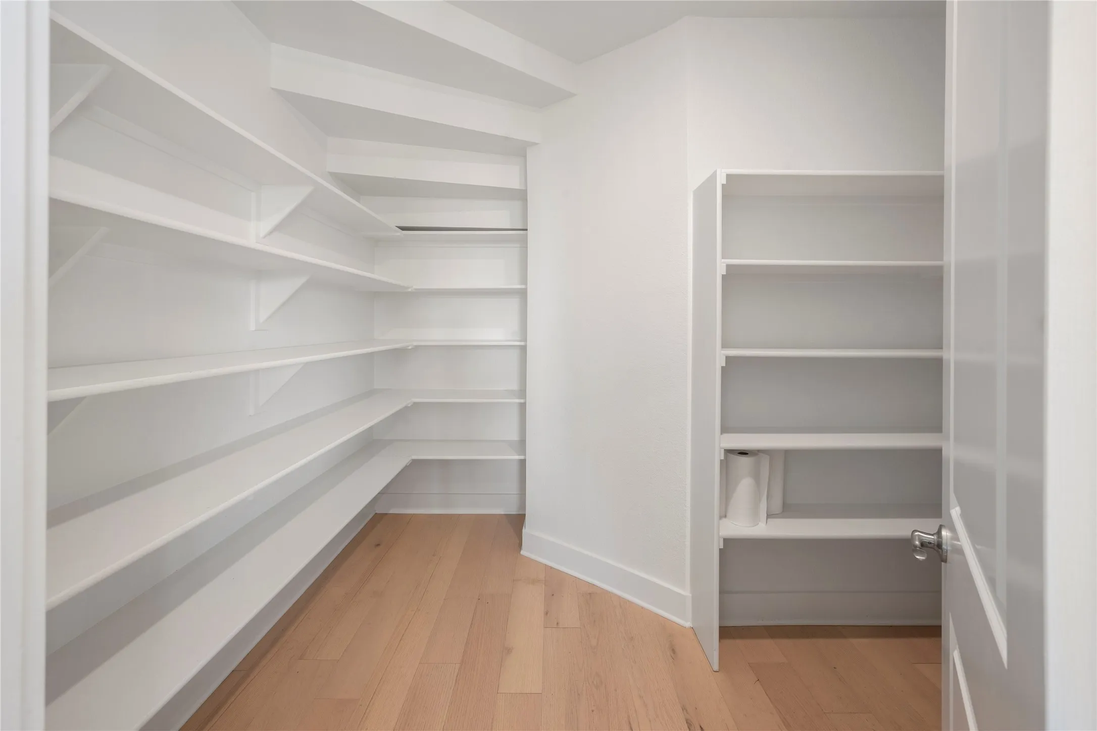 Even more space around the corner.