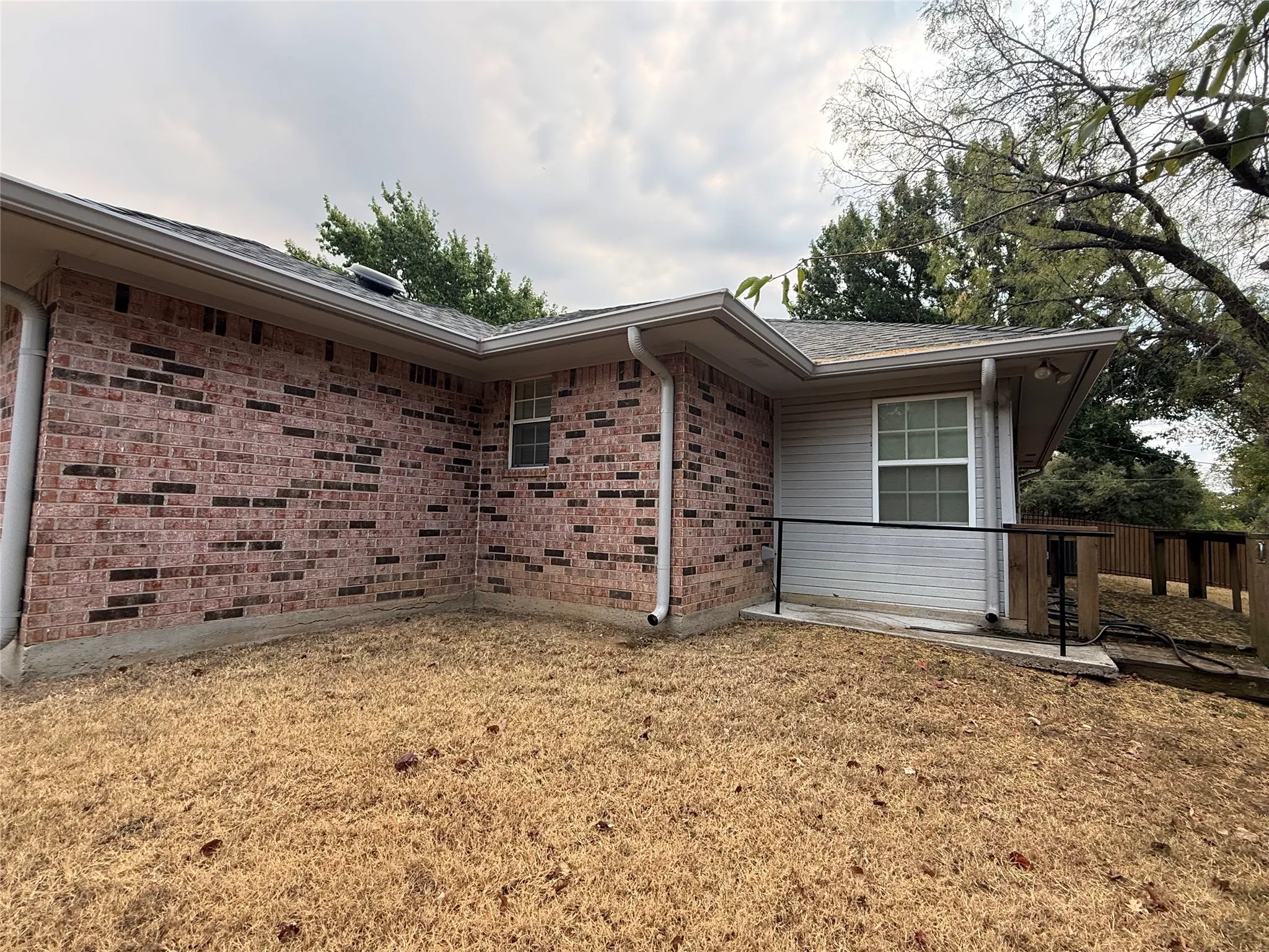 Single Family Residence For Sale in Parker County , 1302 Pamela Drive, Weatherford, Texas 76086, 3 Bedroom, 2 Bathroom, 2 Garage spaces, 1,336 Sqft, built in 1995, mls#21369407, Real Estate Agent in Weatherford, Homes For Sale in Parker county, Homes For Sale in Weatherford, Realtor in Weatherford Texas, Real Estate Brokerage Independent Realty Texas, Luminita Cordes Realtor