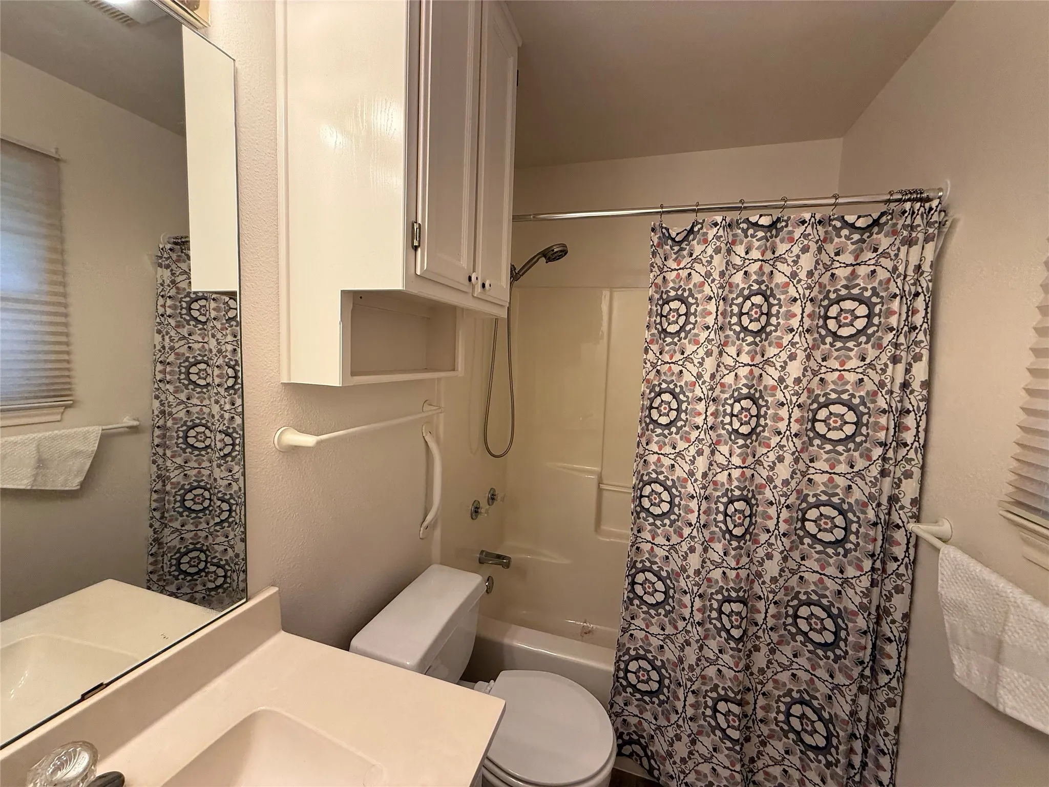 Single Family Residence For Sale in Parker County , 1302 Pamela Drive, Weatherford, Texas 76086, 3 Bedroom, 2 Bathroom, 2 Garage spaces, 1,336 Sqft, built in 1995, mls#21369407, Real Estate Agent in Weatherford, Homes For Sale in Parker county, Homes For Sale in Weatherford, Realtor in Weatherford Texas, Real Estate Brokerage Independent Realty Texas, Luminita Cordes Realtor