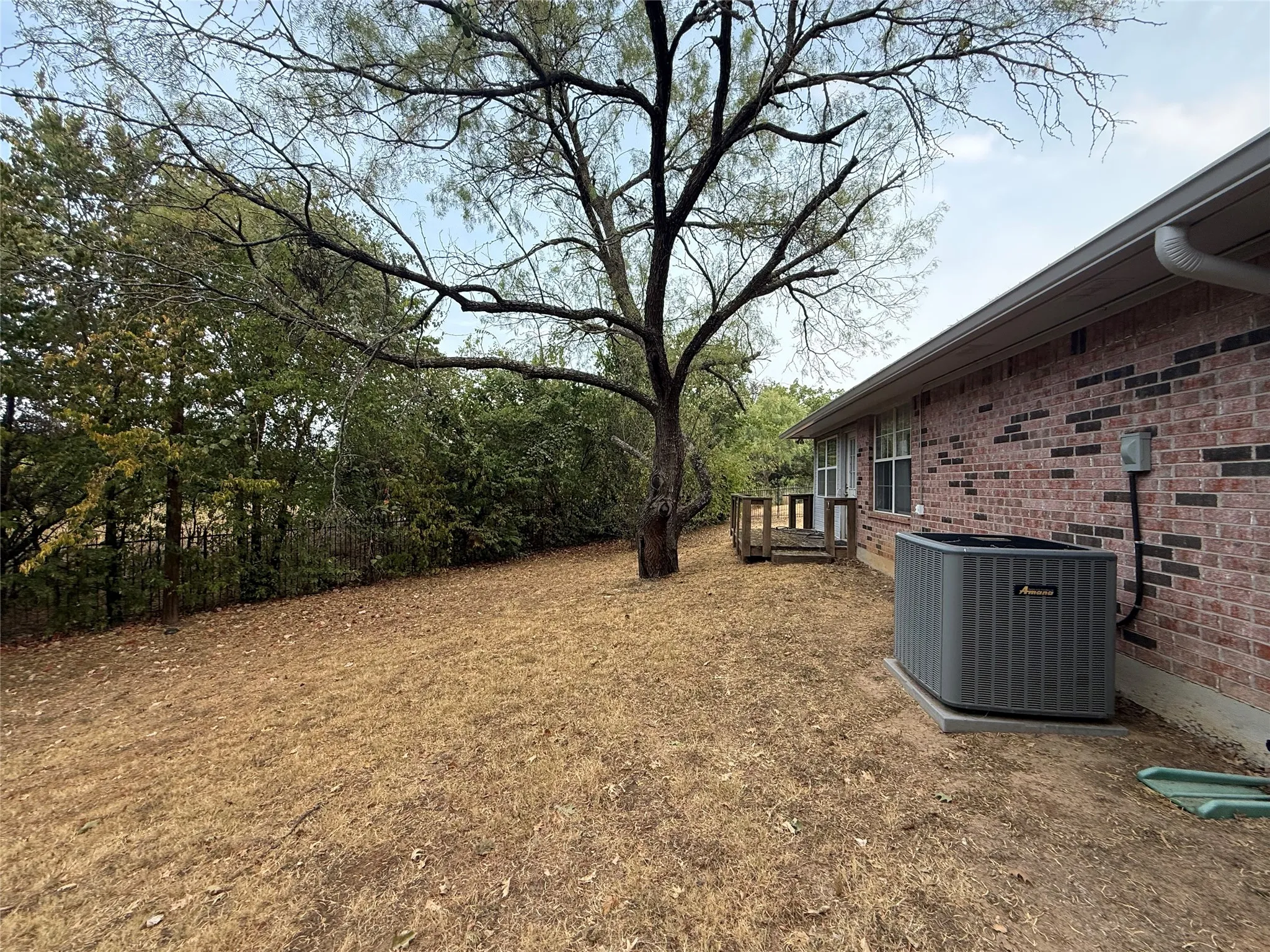 Single Family Residence For Sale in Parker County , 1302 Pamela Drive, Weatherford, Texas 76086, 3 Bedroom, 2 Bathroom, 2 Garage spaces, 1,336 Sqft, built in 1995, mls#21369407, Real Estate Agent in Weatherford, Homes For Sale in Parker county, Homes For Sale in Weatherford, Realtor in Weatherford Texas, Real Estate Brokerage Independent Realty Texas, Luminita Cordes Realtor