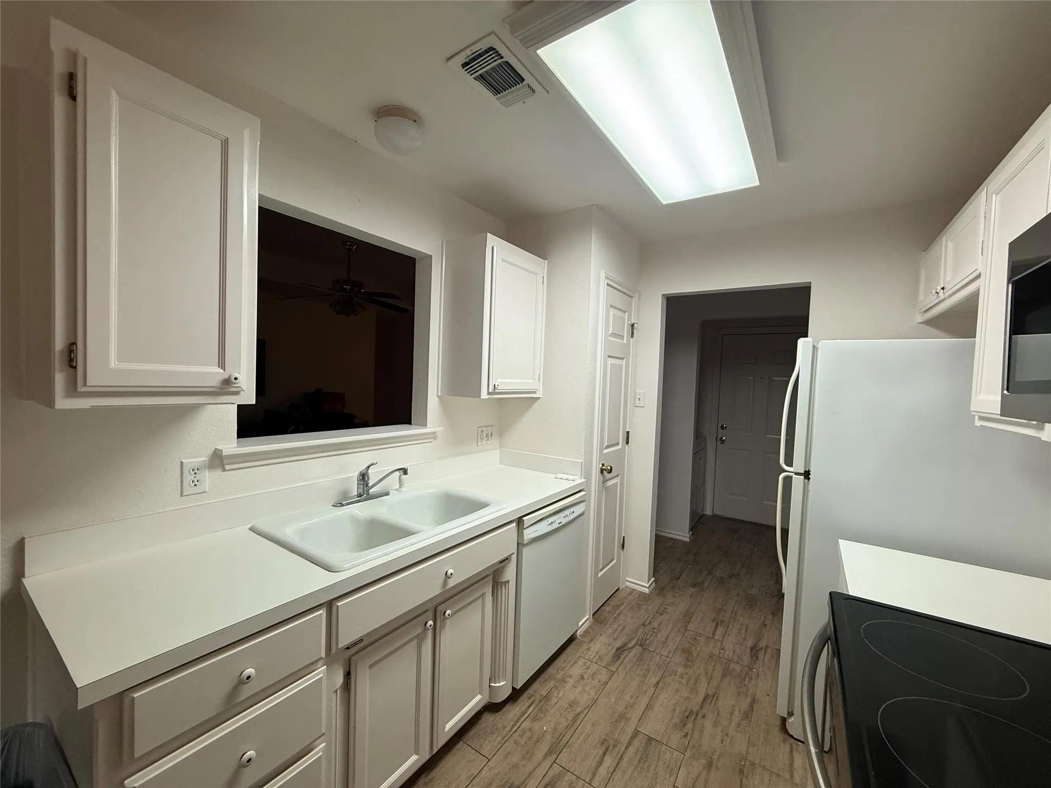 Single Family Residence For Sale in Parker County , 1302 Pamela Drive, Weatherford, Texas 76086, 3 Bedroom, 2 Bathroom, 2 Garage spaces, 1,336 Sqft, built in 1995, mls#21369407, Real Estate Agent in Weatherford, Homes For Sale in Parker county, Homes For Sale in Weatherford, Realtor in Weatherford Texas, Real Estate Brokerage Independent Realty Texas, Luminita Cordes Realtor