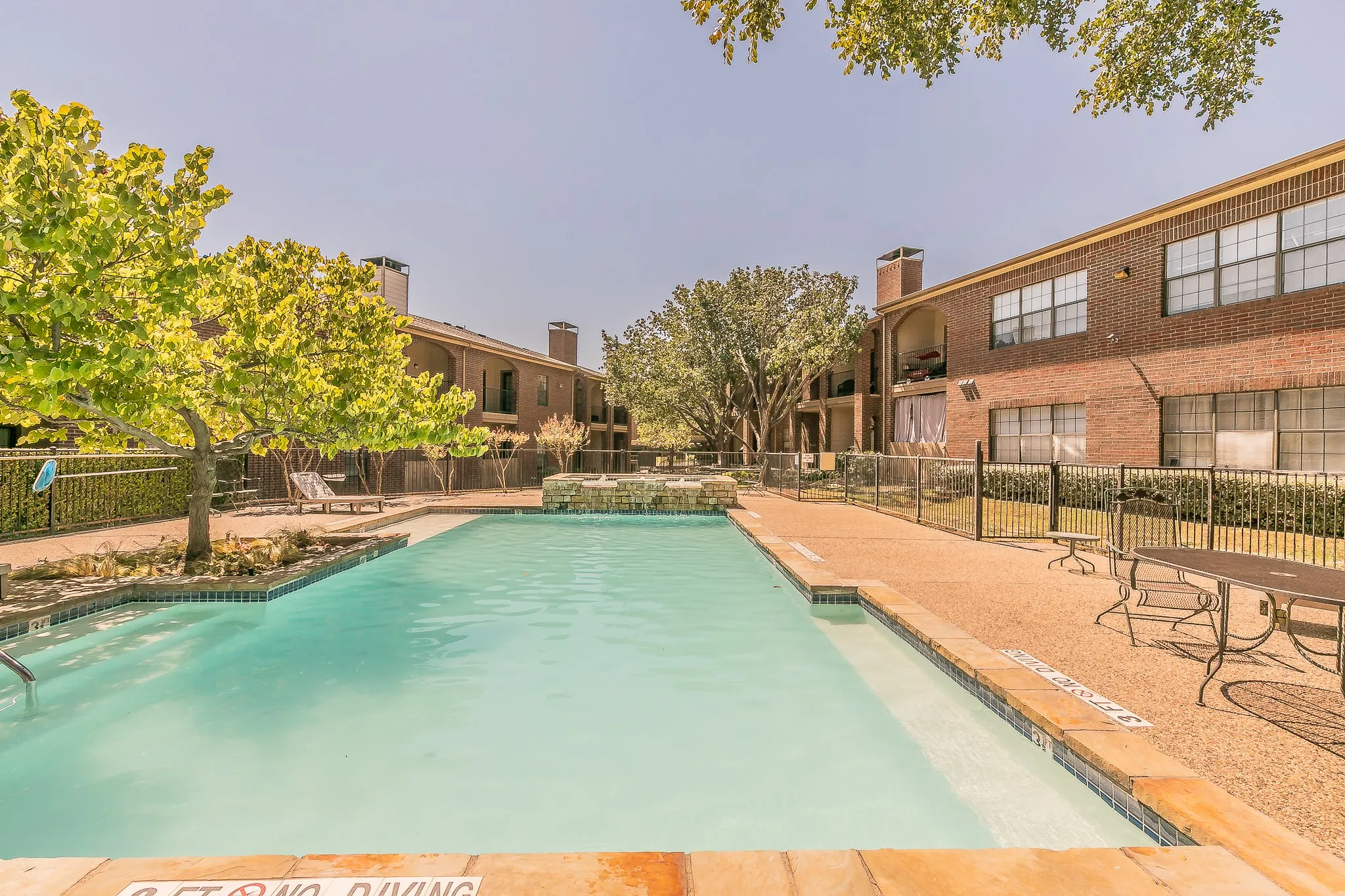 Condominium For Sale in Tarrant County , 3212 Donnelly Circle 501, Fort Worth, Texas 76107, 2 Bedroom, 2 Bathroom, Garage spaces, 1,069 Sqft, built in 1984, mls#21374702, Real Estate Agent in Fort Worth, Homes For Sale in Tarrant county, Homes For Sale in Fort Worth, Realtor in Fort Worth Texas, Real Estate Brokerage Independent Realty Texas, Luminita Cordes Realtor