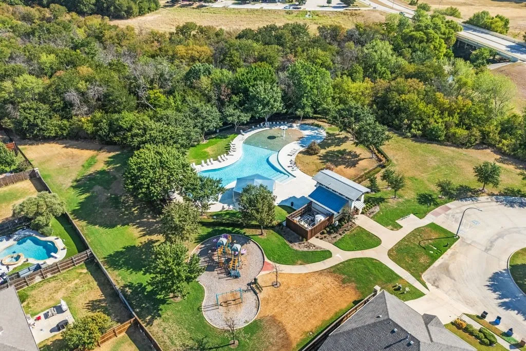 Single Family Residence For Sale in Denton County , 15533 Adlong Drive, Fort Worth, Texas 76262, 3 Bedroom, 2 Bathroom, 2 Garage spaces, 1,778 Sqft, built in 2006, mls#21375769, Real Estate Agent in Fort Worth, Homes For Sale in Denton county, Homes For Sale in Fort Worth, Realtor in Fort Worth Texas, Real Estate Brokerage Independent Realty Texas, Luminita Cordes Realtor