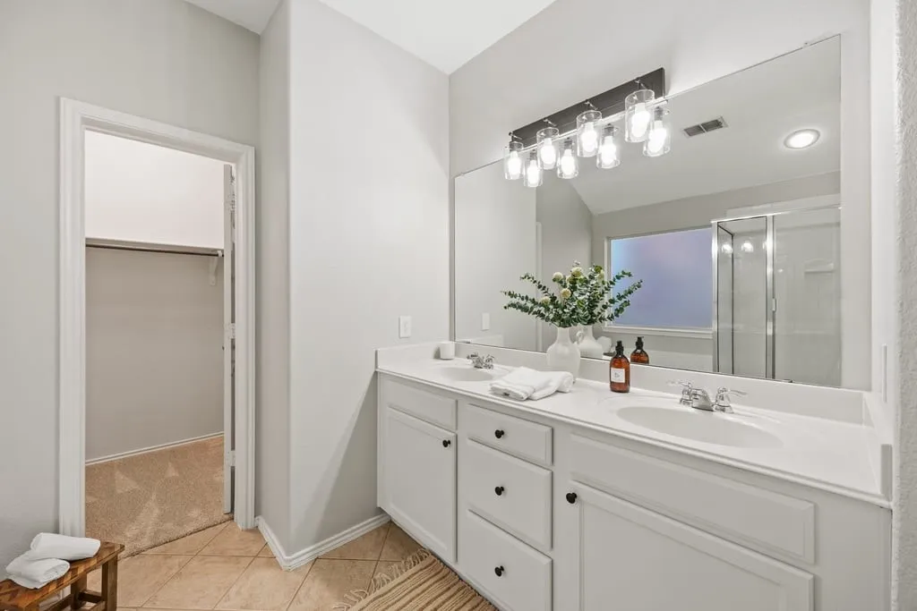 Single Family Residence For Sale in Denton County , 15533 Adlong Drive, Fort Worth, Texas 76262, 3 Bedroom, 2 Bathroom, 2 Garage spaces, 1,778 Sqft, built in 2006, mls#21375769, Real Estate Agent in Fort Worth, Homes For Sale in Denton county, Homes For Sale in Fort Worth, Realtor in Fort Worth Texas, Real Estate Brokerage Independent Realty Texas, Luminita Cordes Realtor