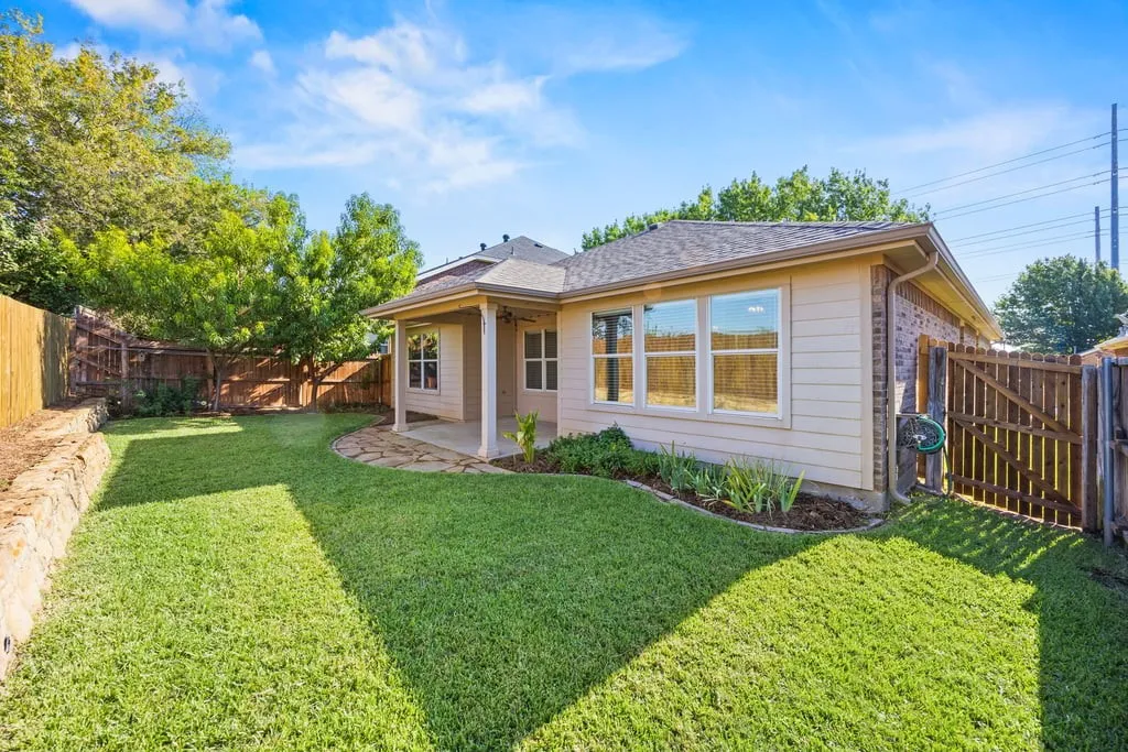 Single Family Residence For Sale in Denton County , 15533 Adlong Drive, Fort Worth, Texas 76262, 3 Bedroom, 2 Bathroom, 2 Garage spaces, 1,778 Sqft, built in 2006, mls#21375769, Real Estate Agent in Fort Worth, Homes For Sale in Denton county, Homes For Sale in Fort Worth, Realtor in Fort Worth Texas, Real Estate Brokerage Independent Realty Texas, Luminita Cordes Realtor