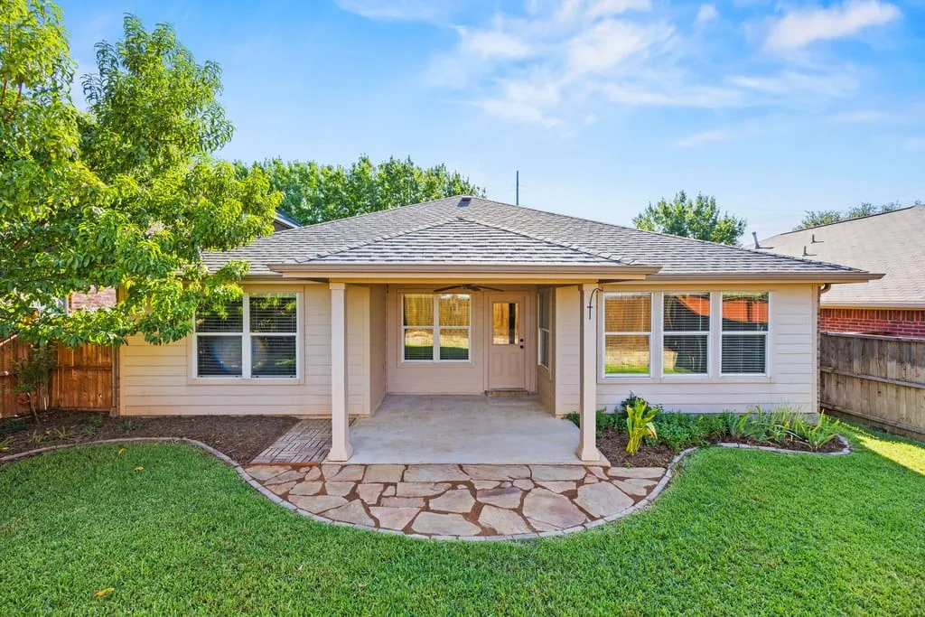 Single Family Residence For Sale in Denton County , 15533 Adlong Drive, Fort Worth, Texas 76262, 3 Bedroom, 2 Bathroom, 2 Garage spaces, 1,778 Sqft, built in 2006, mls#21375769, Real Estate Agent in Fort Worth, Homes For Sale in Denton county, Homes For Sale in Fort Worth, Realtor in Fort Worth Texas, Real Estate Brokerage Independent Realty Texas, Luminita Cordes Realtor