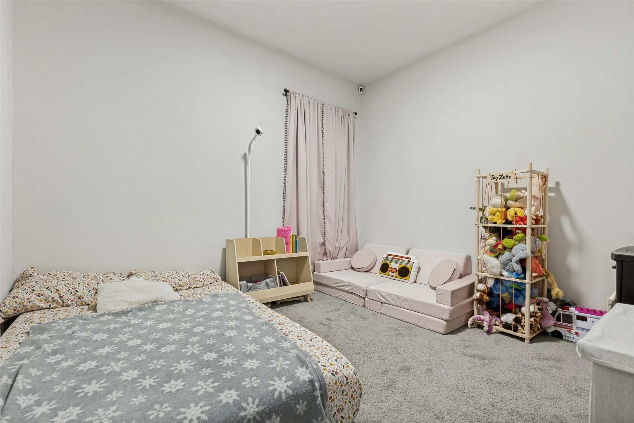 Single Family Residence For Rent in Dallas County , 2547 Fatima Avenue, Dallas, Texas 75241, 4 Bedroom, 2 Bathroom, 1 Garage spaces, 1,689 Sqft, built in 2022, mls#21375745, Real Estate Agent in Dallas, Homes For Rent in Dallas county, Homes For Rent in Dallas, Realtor in Dallas Texas, Real Estate Brokerage Independent Realty Texas, Luminita Cordes Realtor