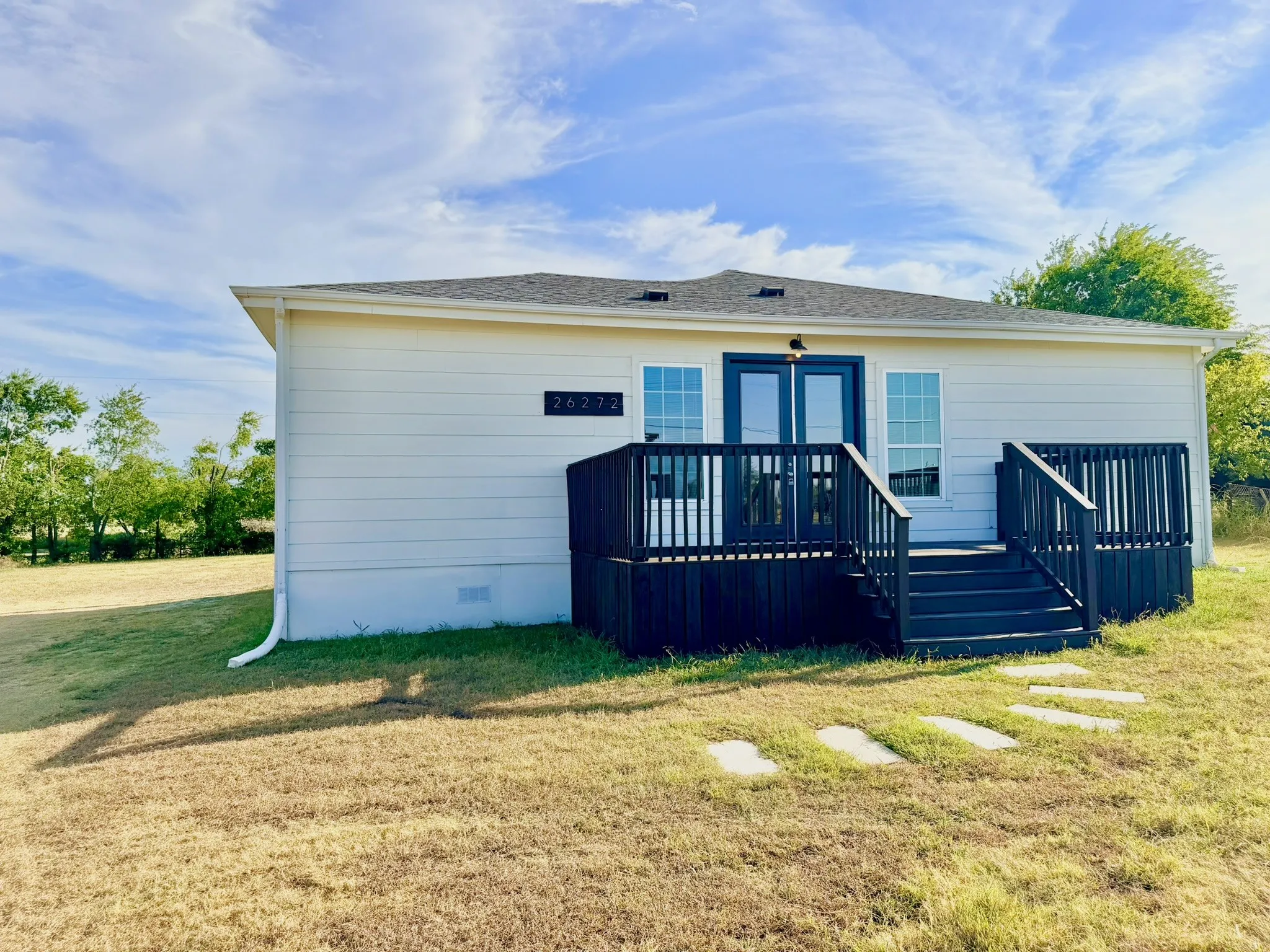 Single Family Residence For Rent in Grayson County , 26272 State Highway 56, Whitesboro, Texas 76273, 3 Bedroom, 2 Bathroom, Garage spaces, 1,435 Sqft, built in 1994, mls#21375783, Real Estate Agent in Whitesboro, Homes For Rent in Grayson county, Homes For Rent in Whitesboro, Realtor in Whitesboro Texas, Real Estate Brokerage Independent Realty Texas, Luminita Cordes Realtor