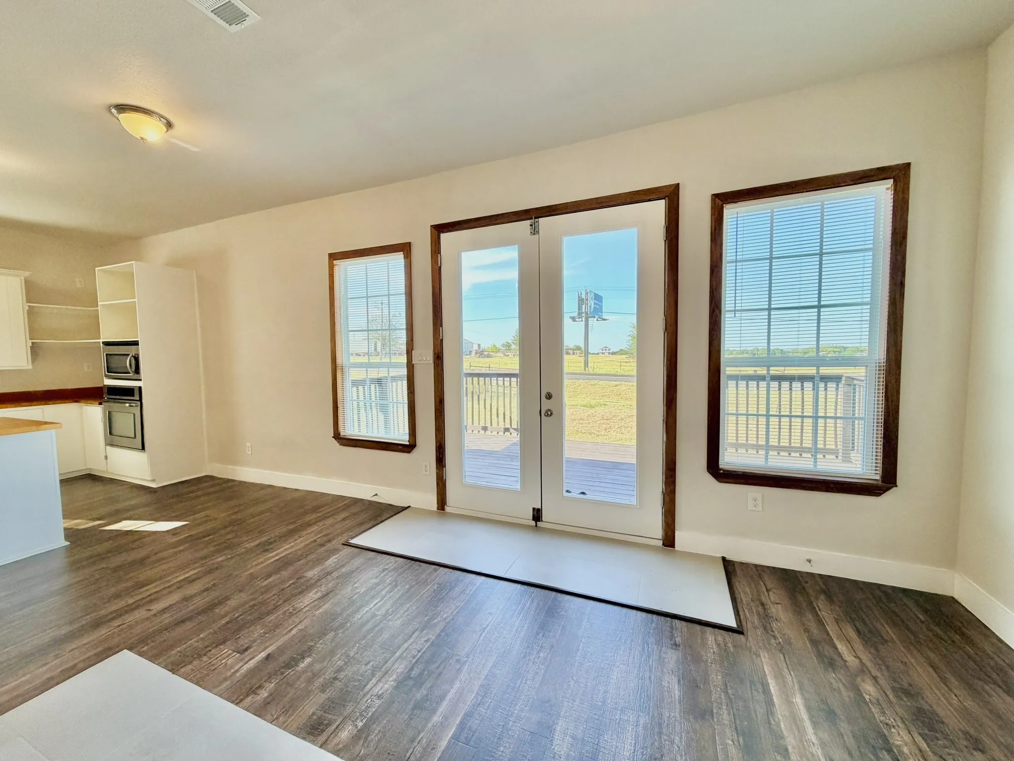 Single Family Residence For Rent in Grayson County , 26272 State Highway 56, Whitesboro, Texas 76273, 3 Bedroom, 2 Bathroom, Garage spaces, 1,435 Sqft, built in 1994, mls#21375783, Real Estate Agent in Whitesboro, Homes For Rent in Grayson county, Homes For Rent in Whitesboro, Realtor in Whitesboro Texas, Real Estate Brokerage Independent Realty Texas, Luminita Cordes Realtor