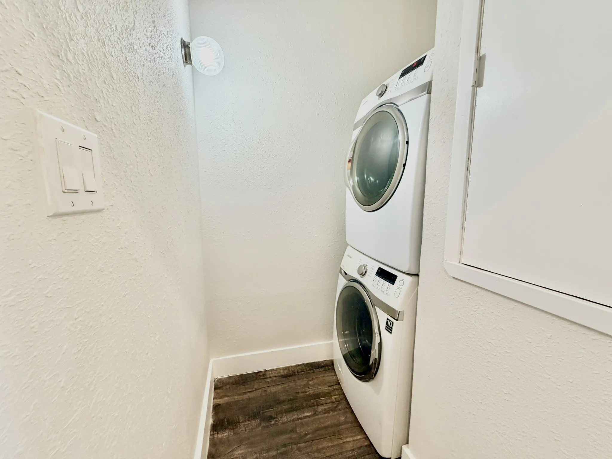 Single Family Residence For Rent in Grayson County , 26272 State Highway 56, Whitesboro, Texas 76273, 3 Bedroom, 2 Bathroom, Garage spaces, 1,435 Sqft, built in 1994, mls#21375783, Real Estate Agent in Whitesboro, Homes For Rent in Grayson county, Homes For Rent in Whitesboro, Realtor in Whitesboro Texas, Real Estate Brokerage Independent Realty Texas, Luminita Cordes Realtor