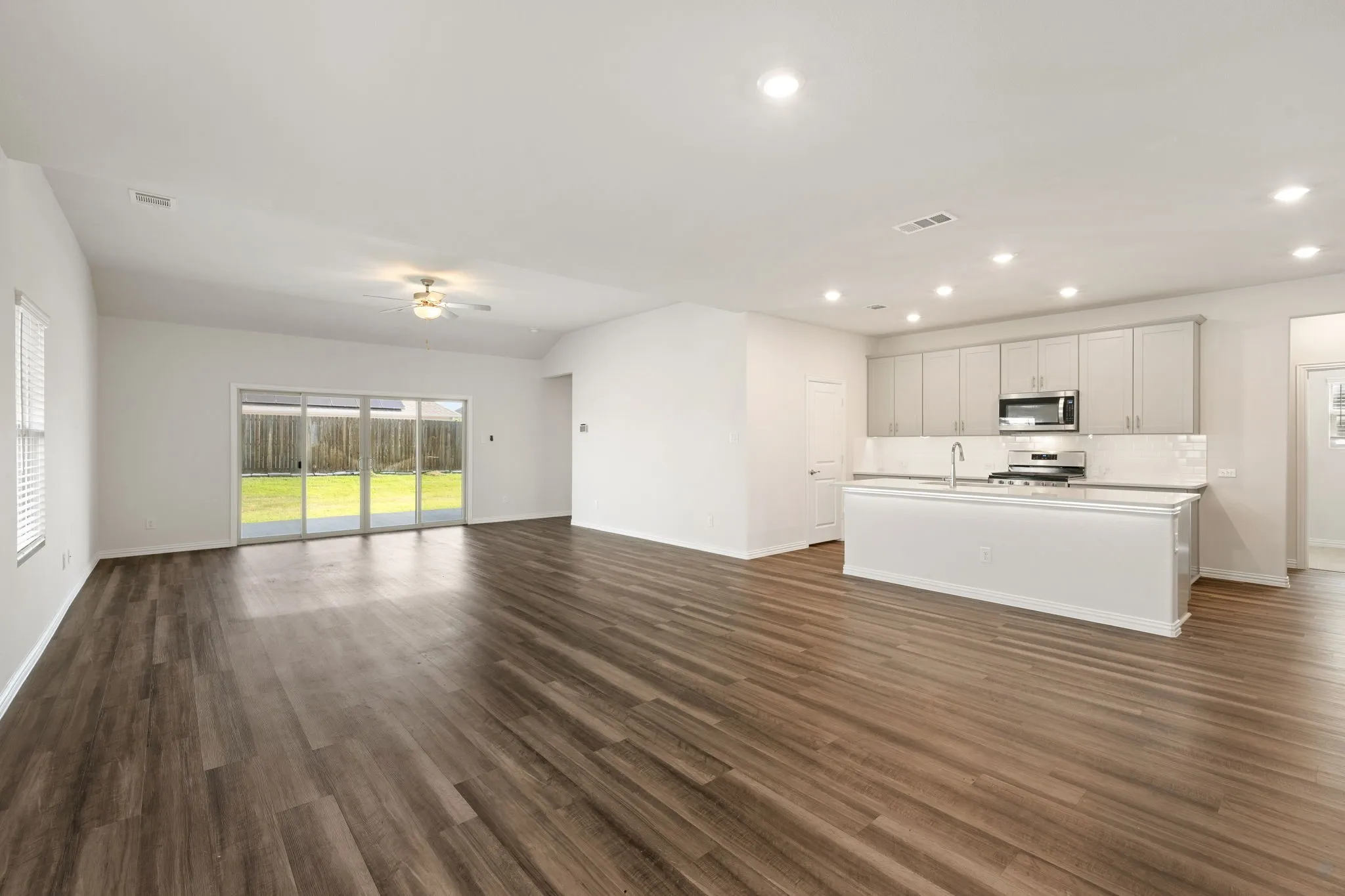 Single Family Residence For Rent in Rockwall County , 148 Lisa Lane, Royse City, Texas 75189, 4 Bedroom, 4 Bathroom, 2 Garage spaces, 3,111 Sqft, built in 2021, mls#21375601, Real Estate Agent in Royse City, Homes For Rent in Rockwall county, Homes For Rent in Royse City, Realtor in Royse City Texas, Real Estate Brokerage Independent Realty Texas, Luminita Cordes Realtor